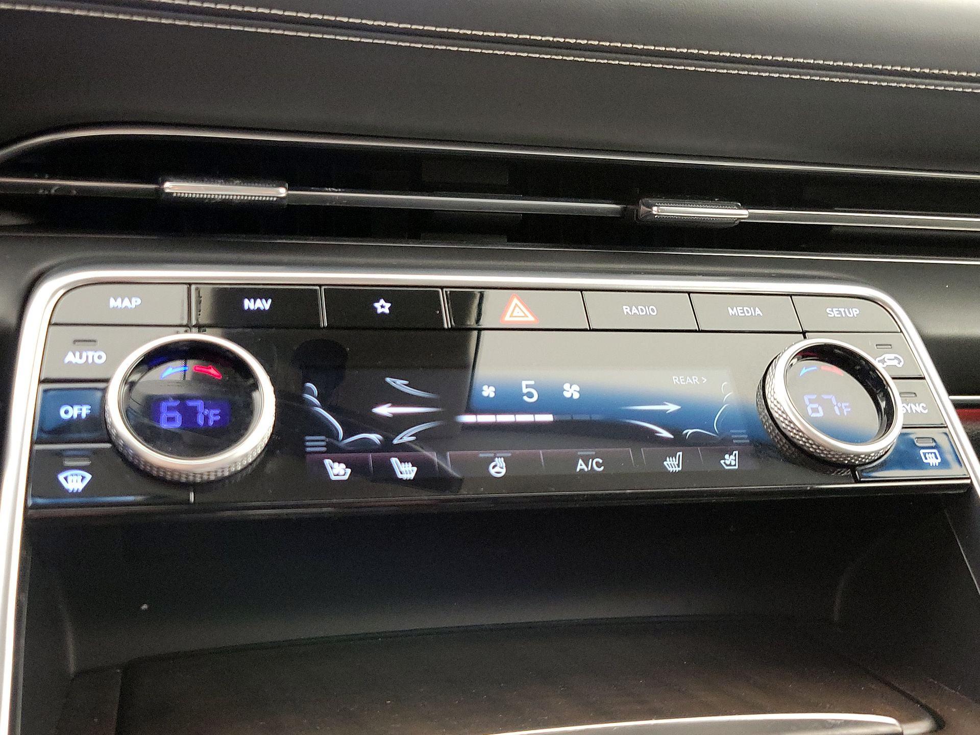 Thumbnail: 2023 Genesis GV80 - 17