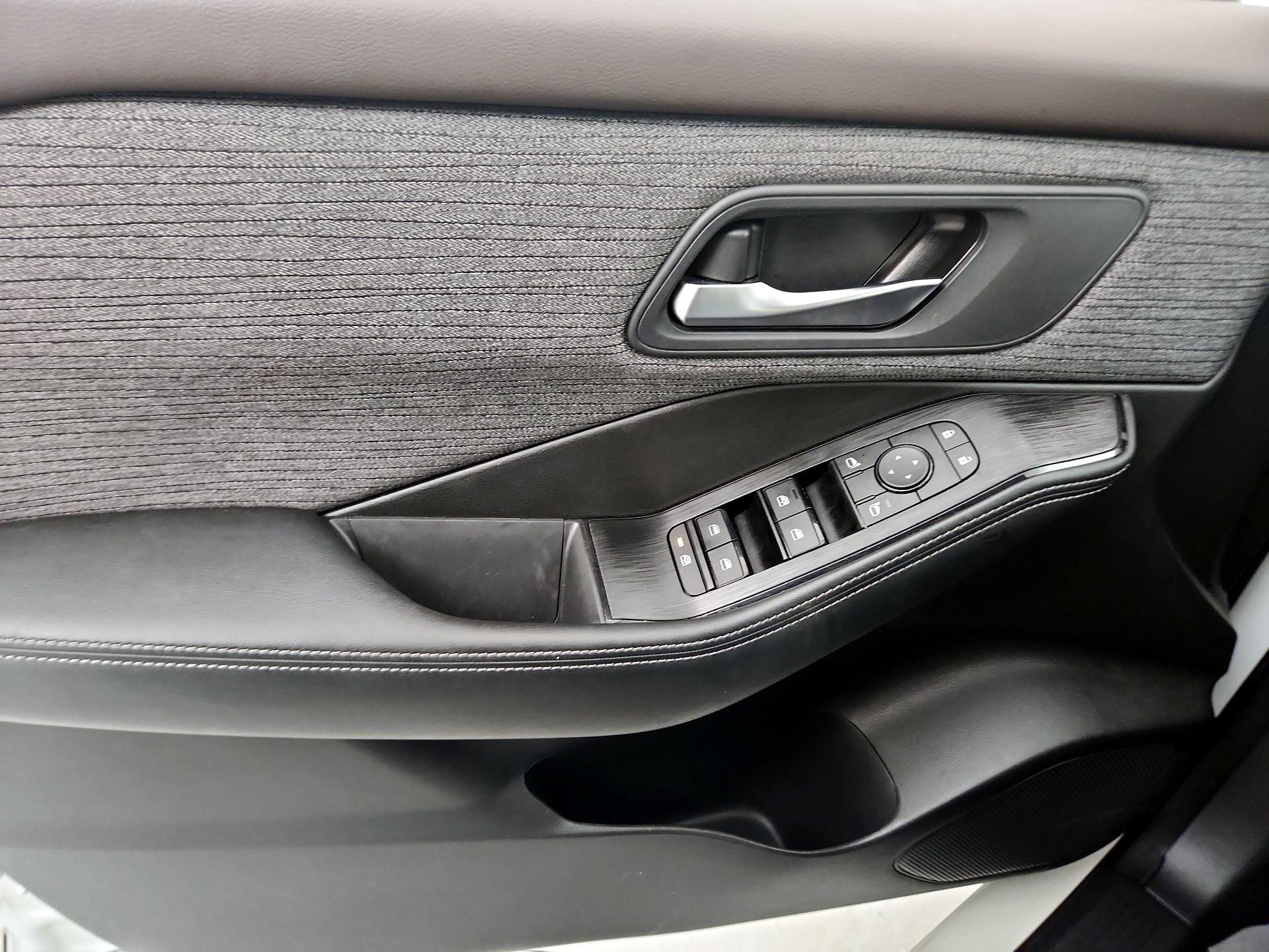 Thumbnail: 2022 Nissan Rogue - 12