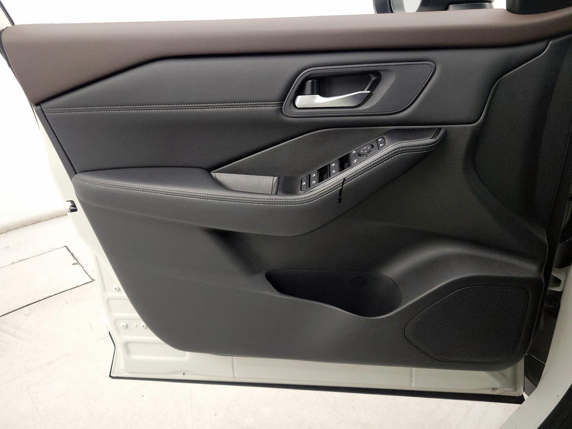 Thumbnail: 2023 Nissan Rogue - 12