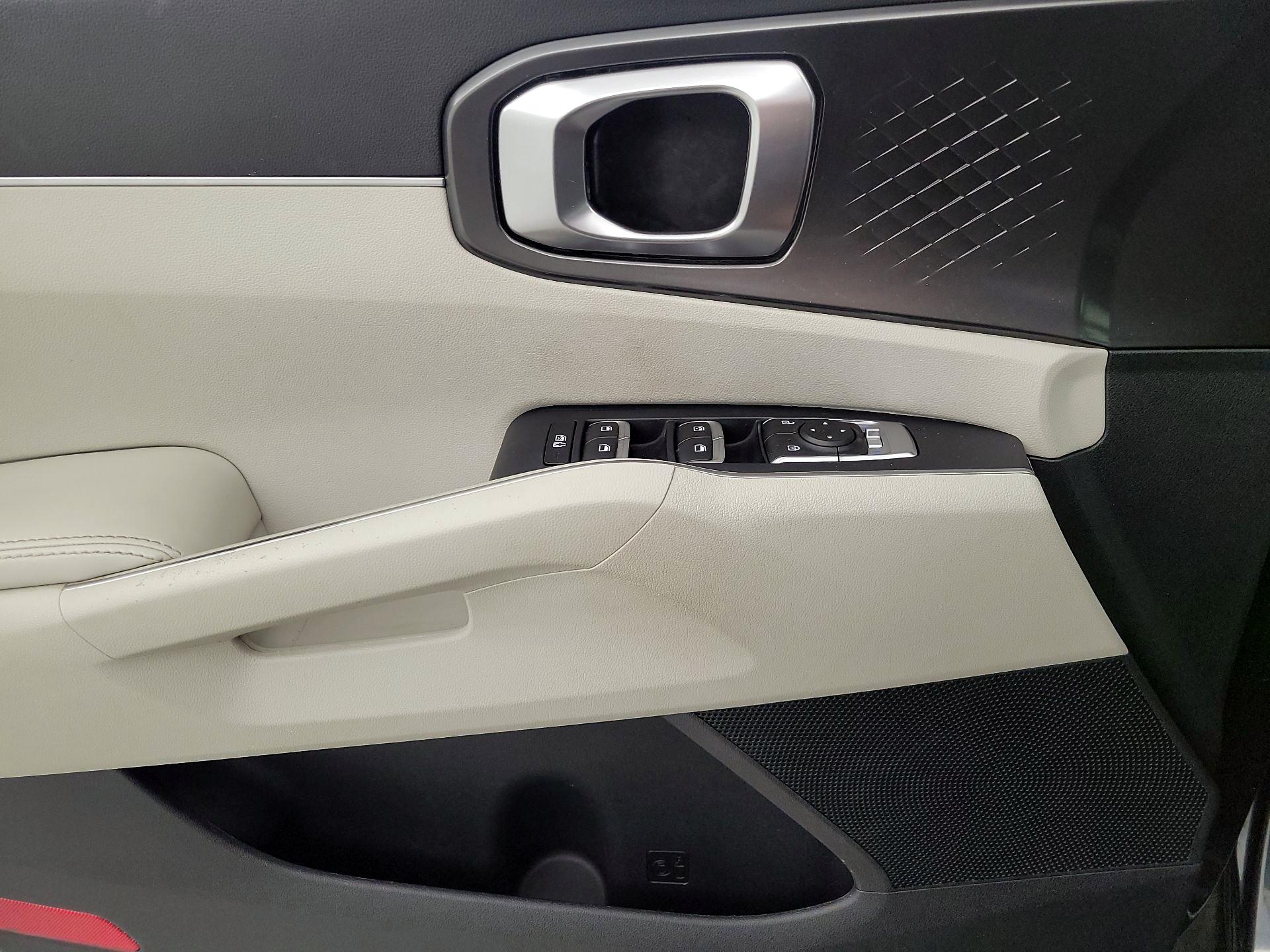 Thumbnail: 2022 Kia Sorento - 12