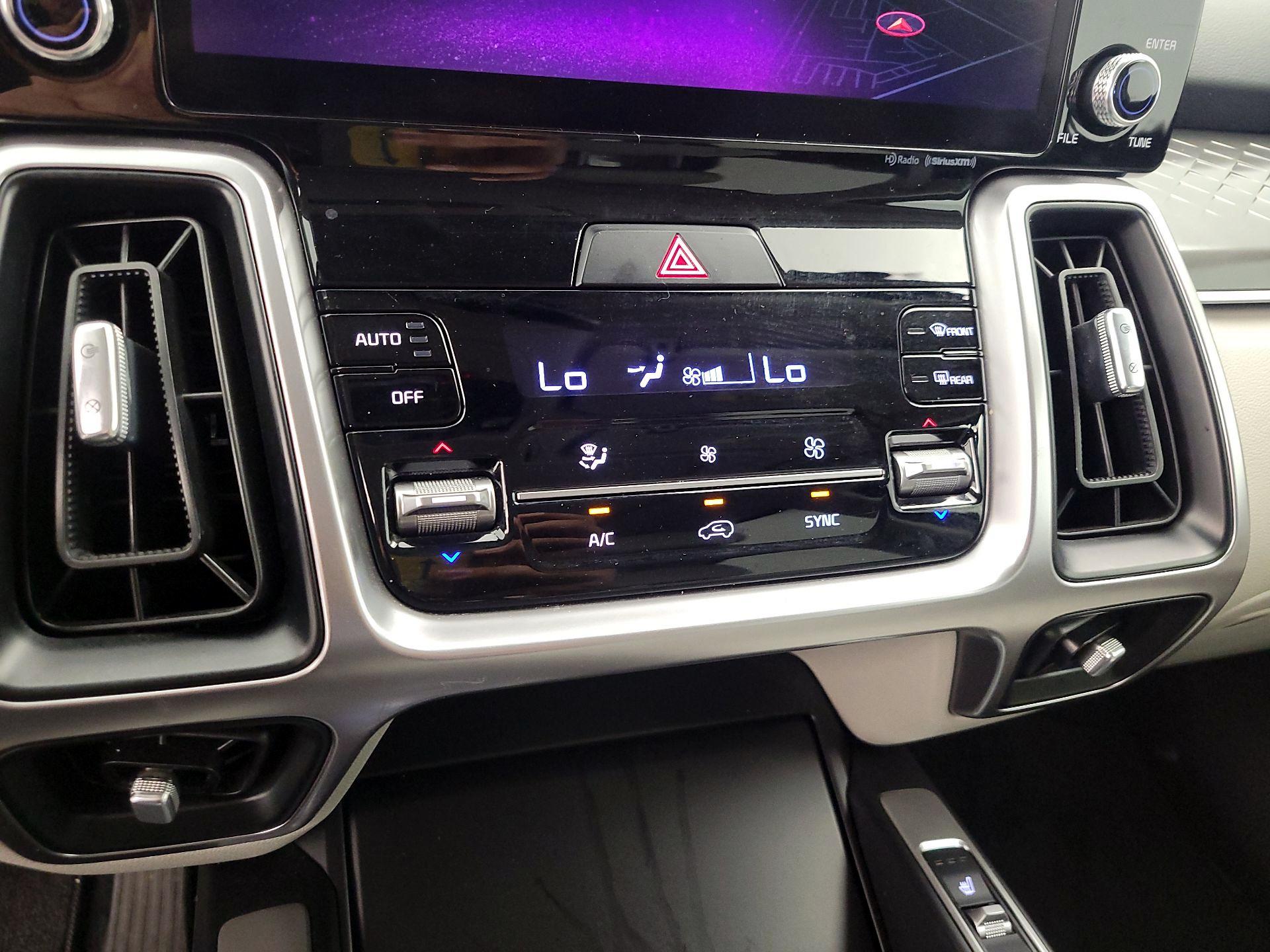 Thumbnail: 2022 Kia Sorento - 17