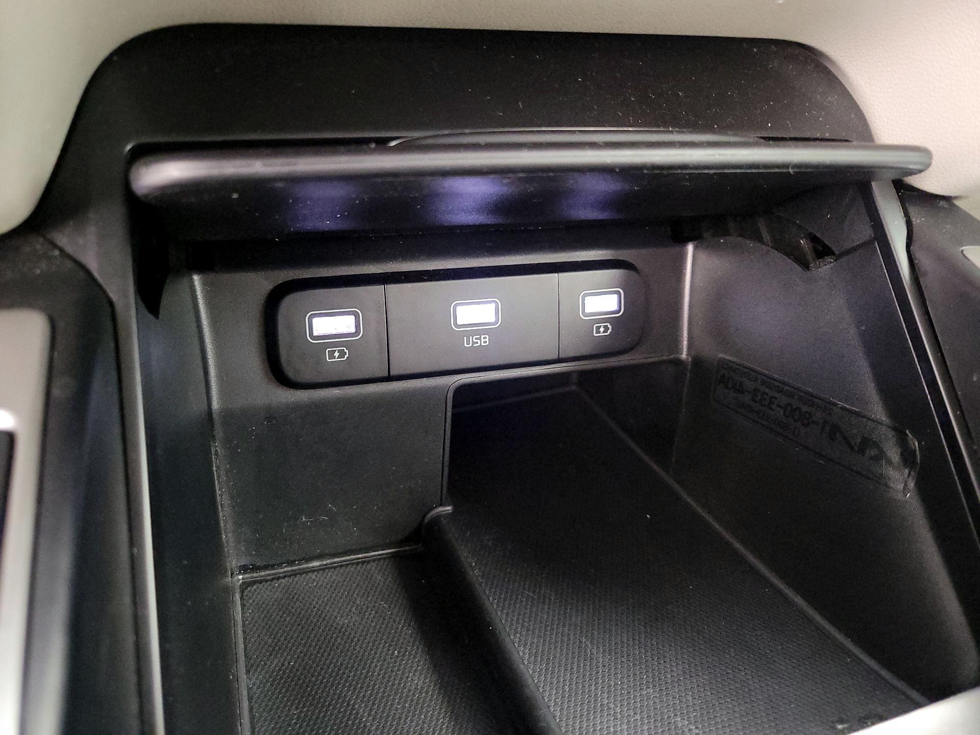 Thumbnail: 2022 Kia Sorento - 19