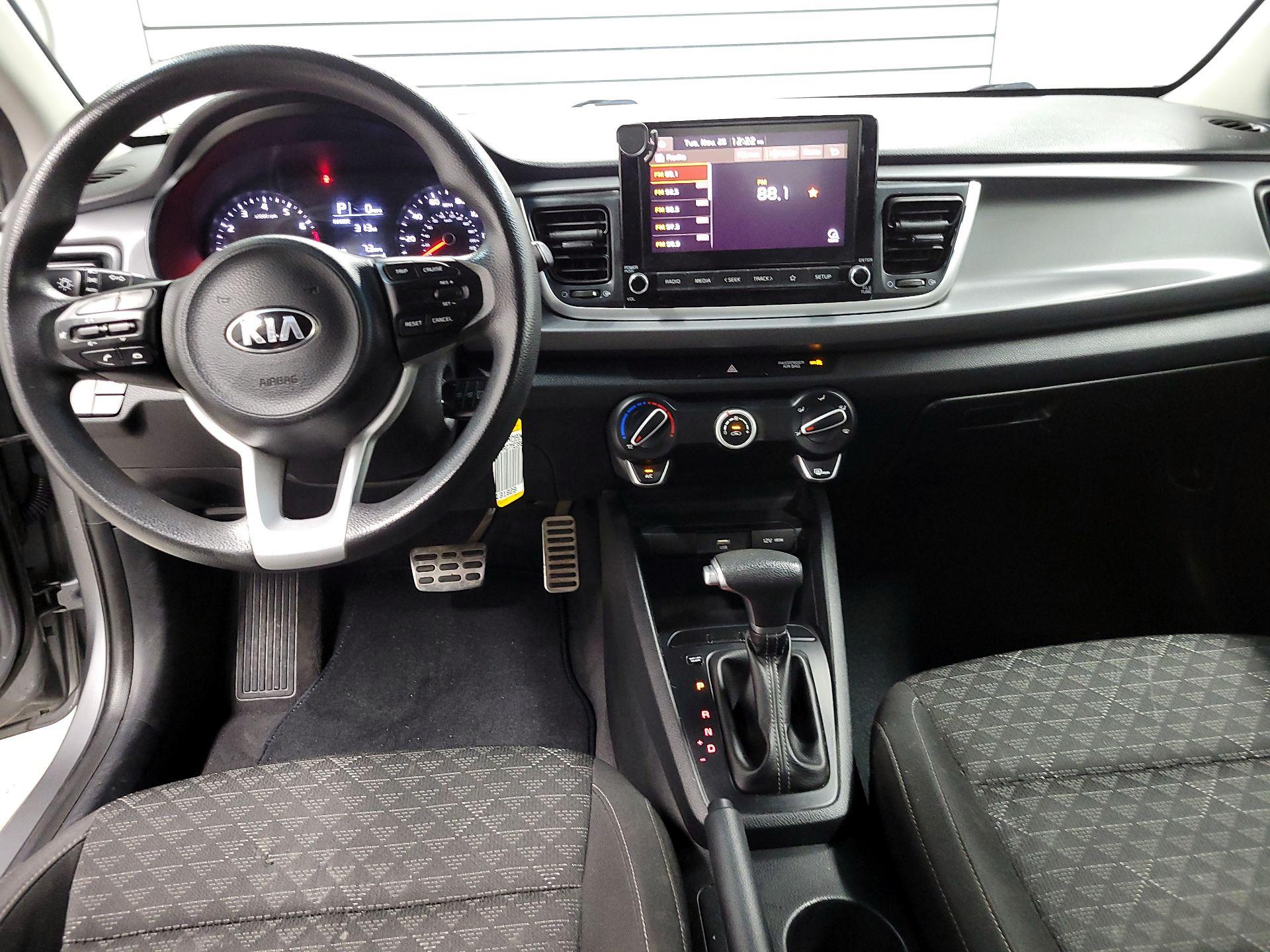 Thumbnail: 2021 Kia Rio - 9