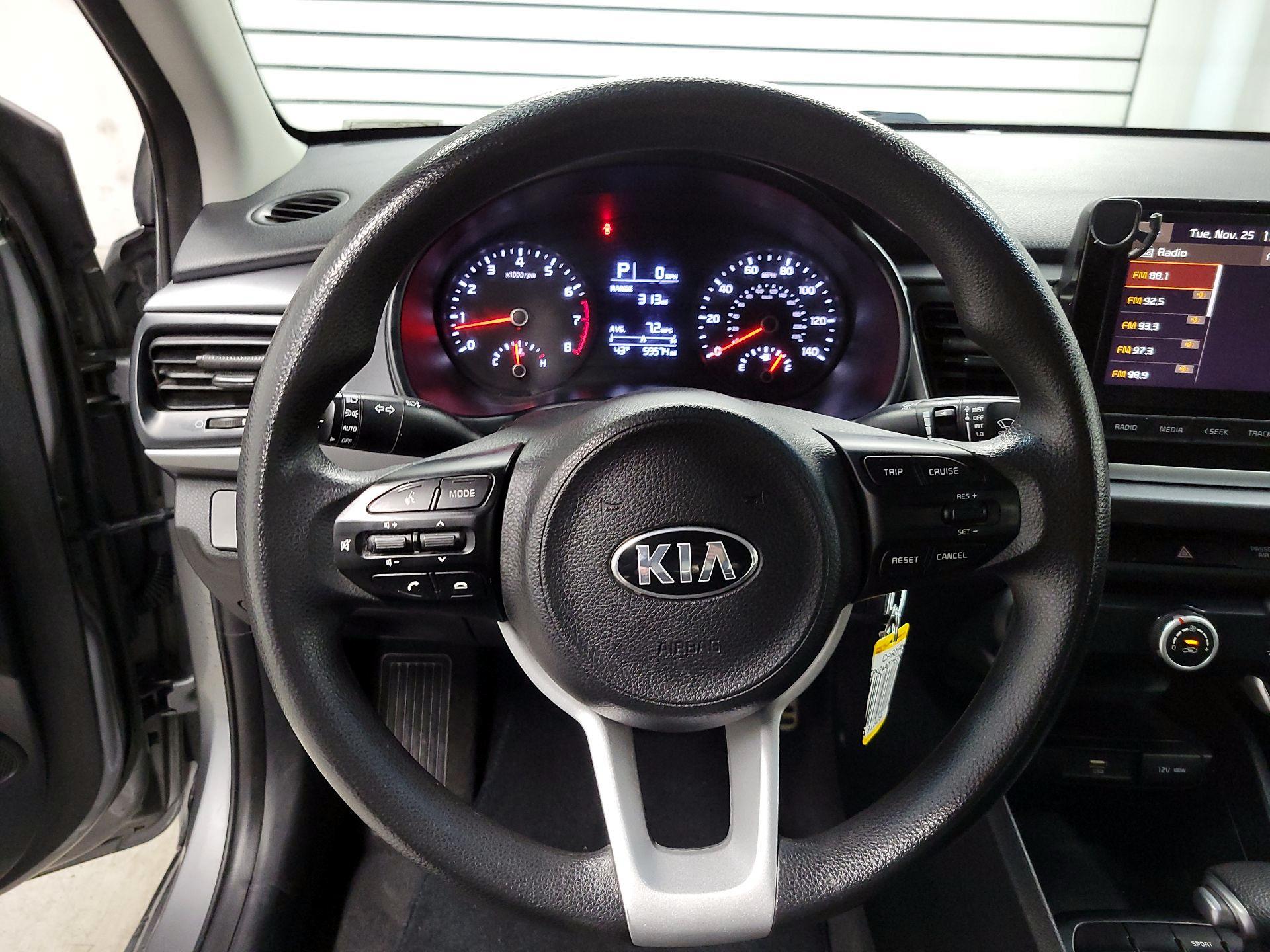 Thumbnail: 2021 Kia Rio - 10