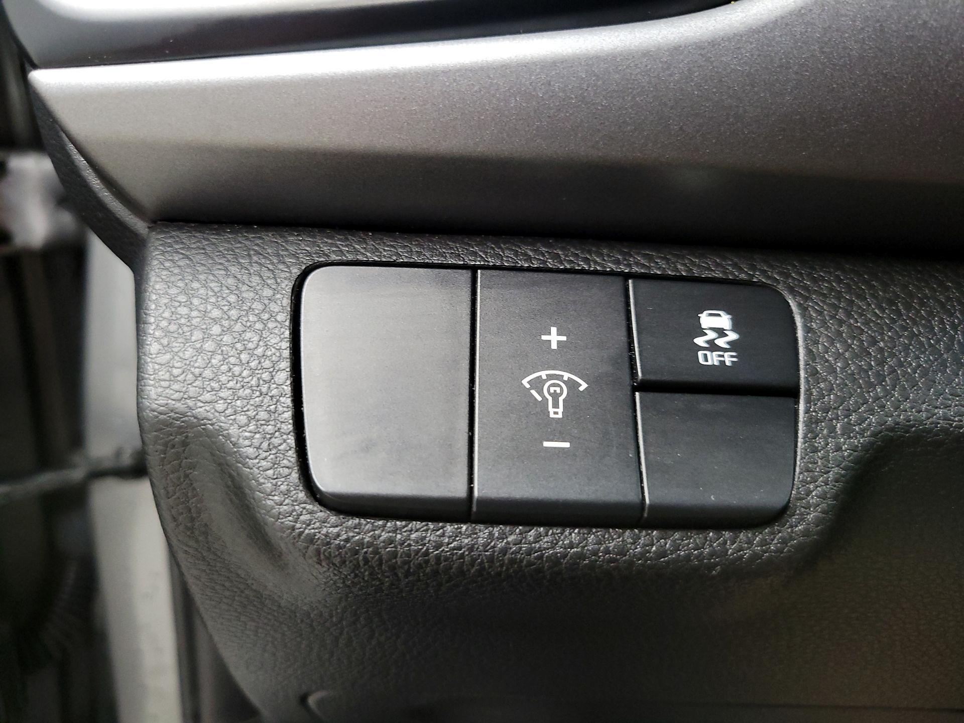 Thumbnail: 2021 Kia Rio - 13