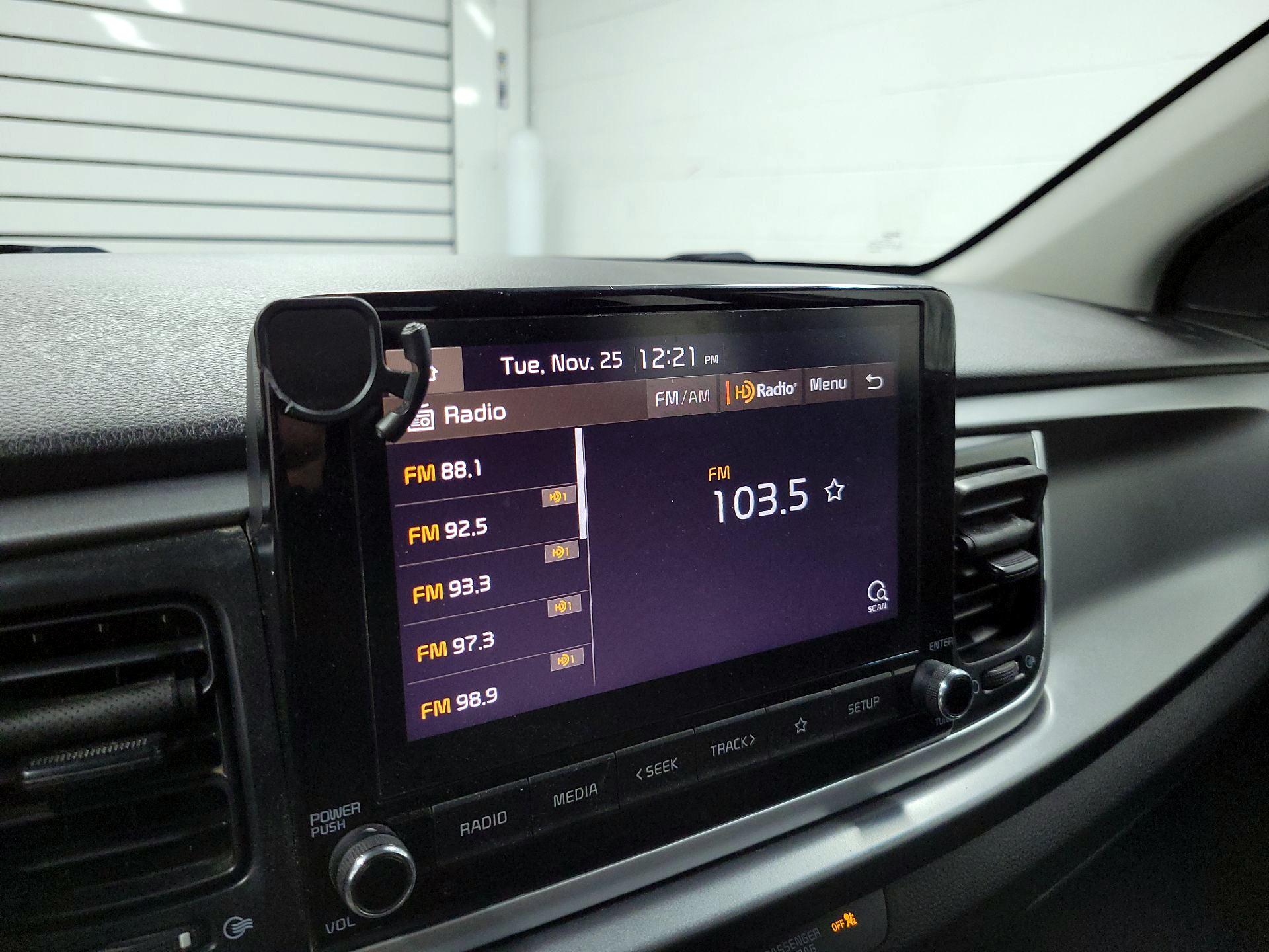 Thumbnail: 2021 Kia Rio - 15