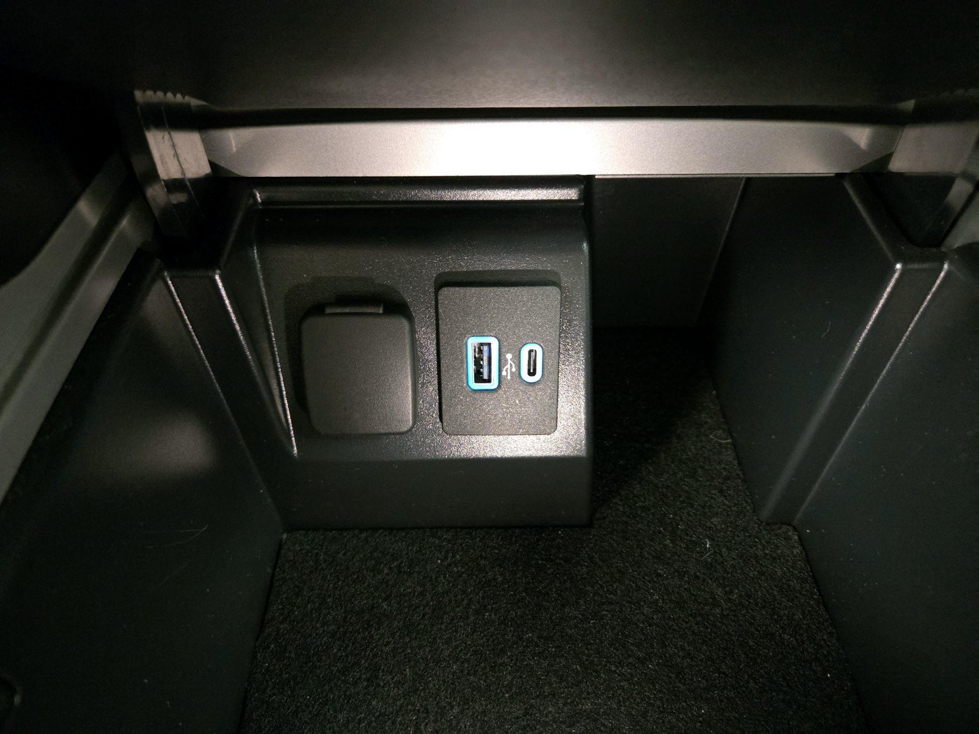 Thumbnail: 2022 Ford Explorer - 19