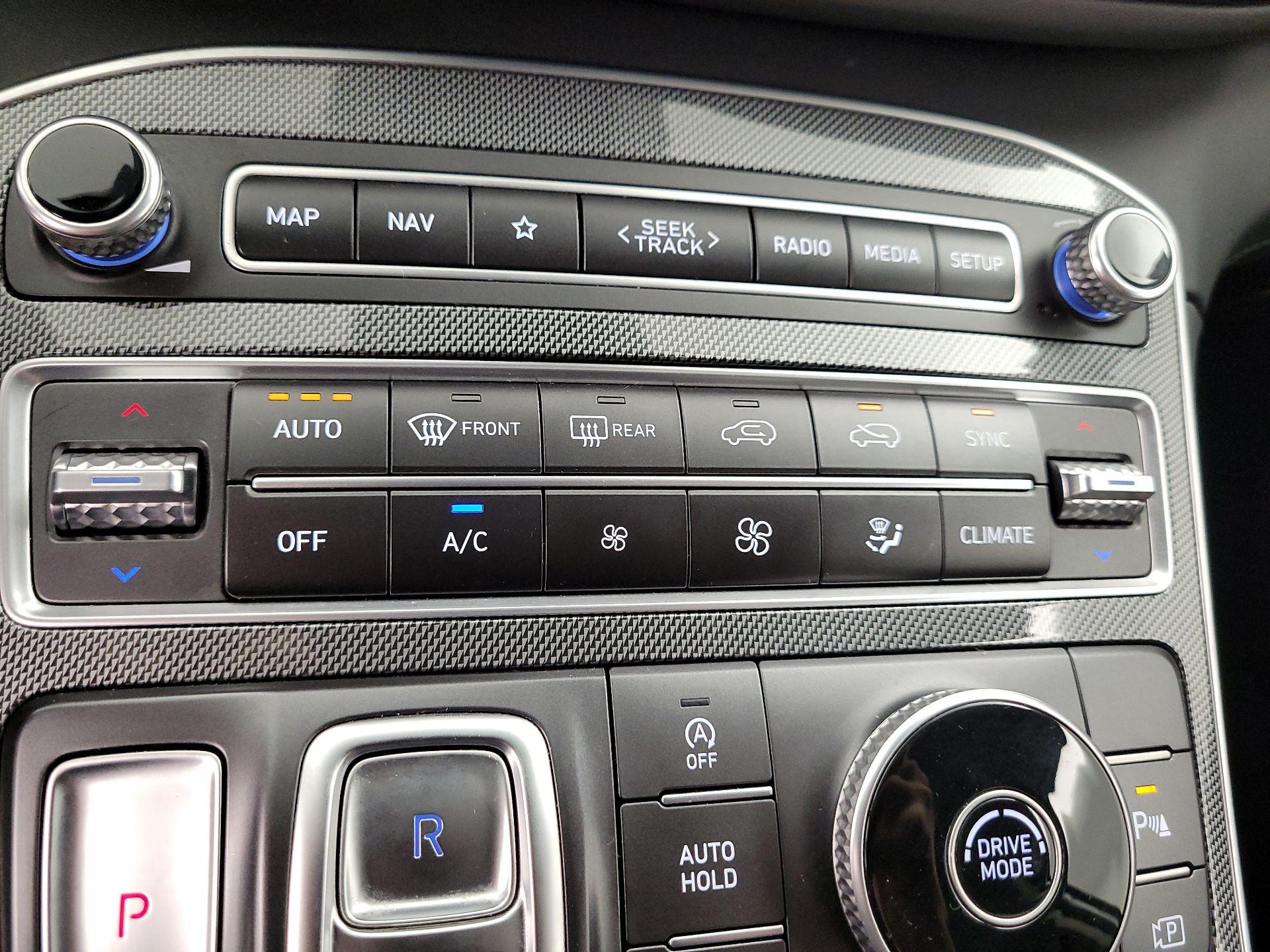 Thumbnail: 2023 Hyundai Santa Fe - 17