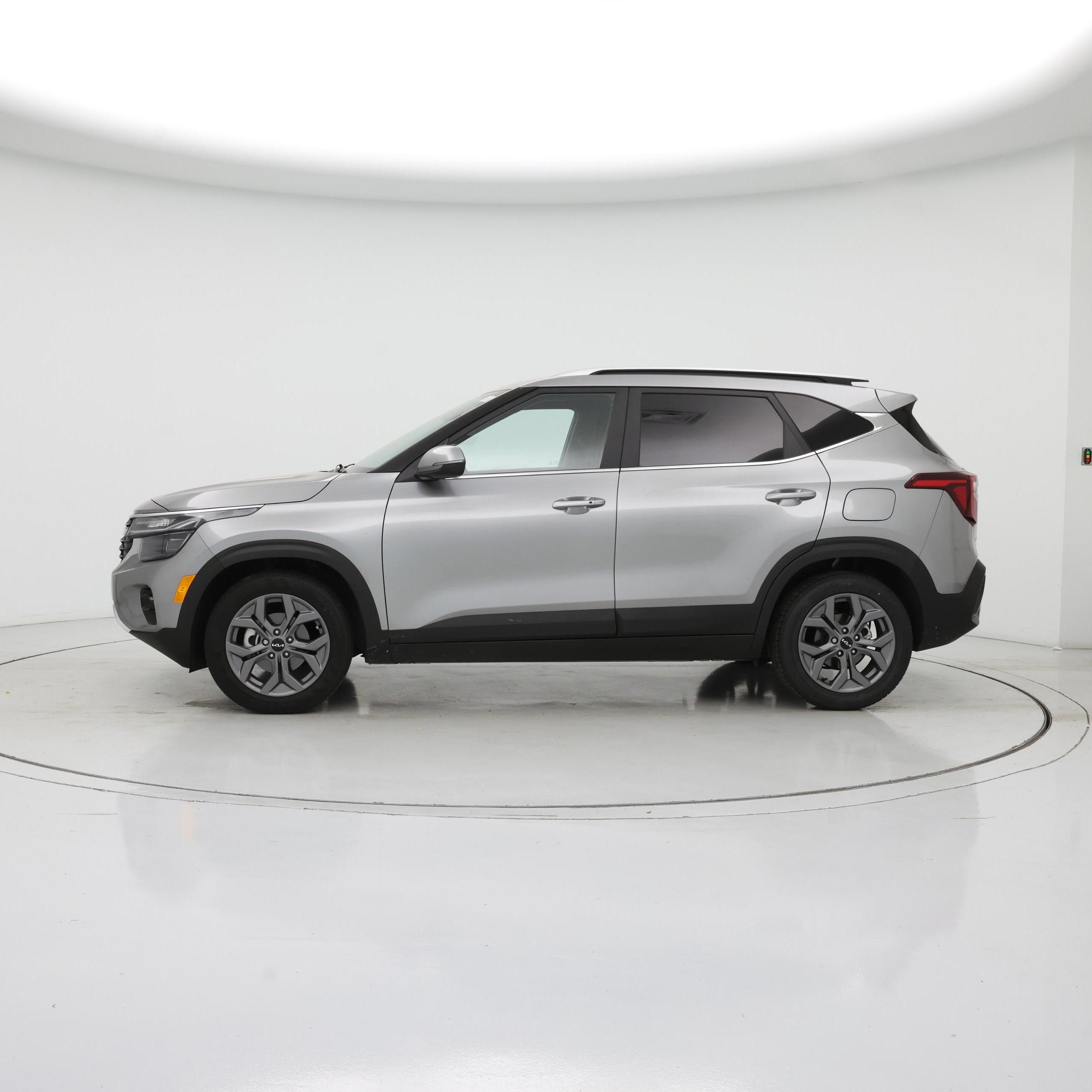 Thumbnail: 2024 Kia Seltos - 3