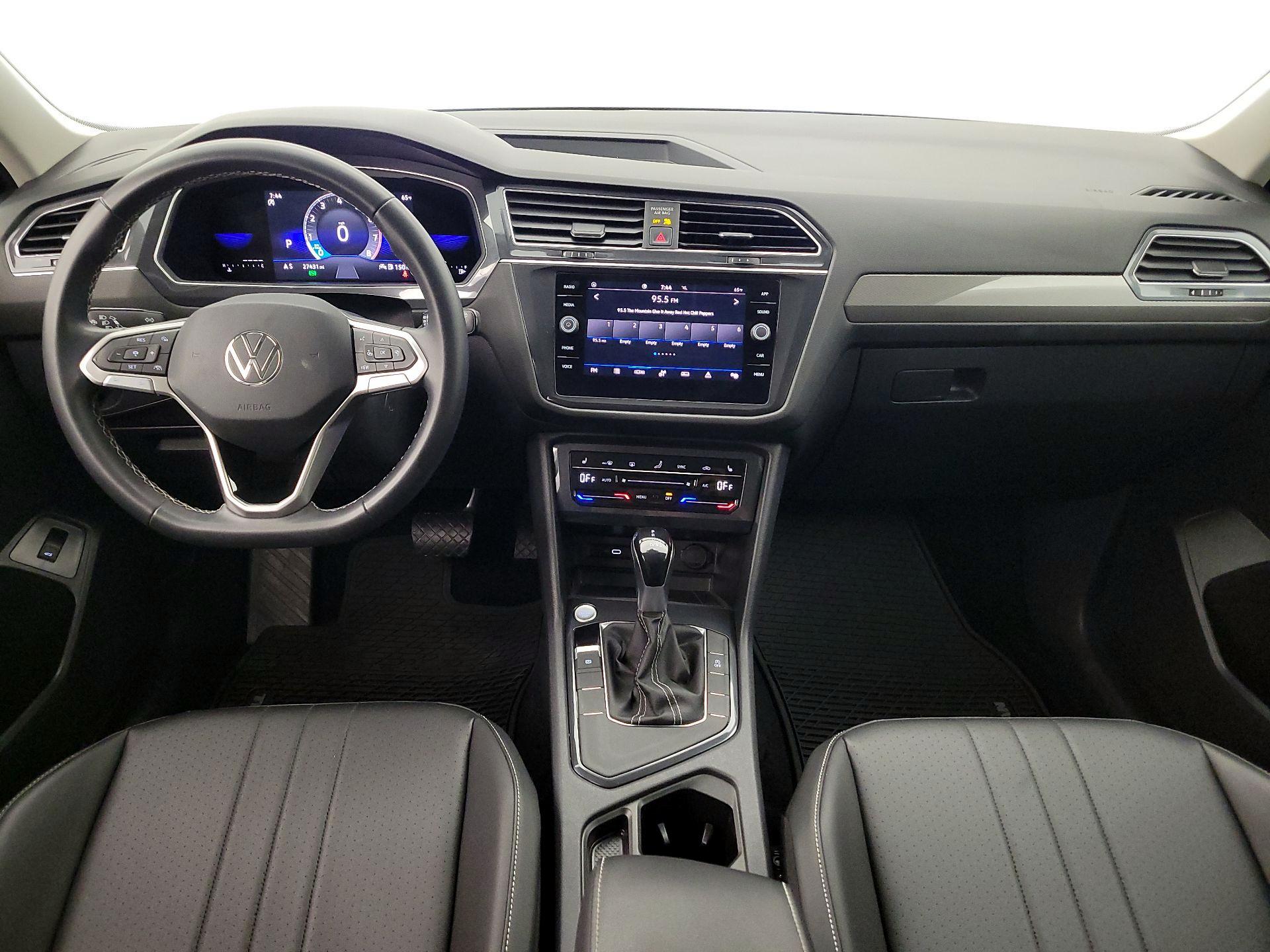 Thumbnail: 2022 Volkswagen Tiguan - 9