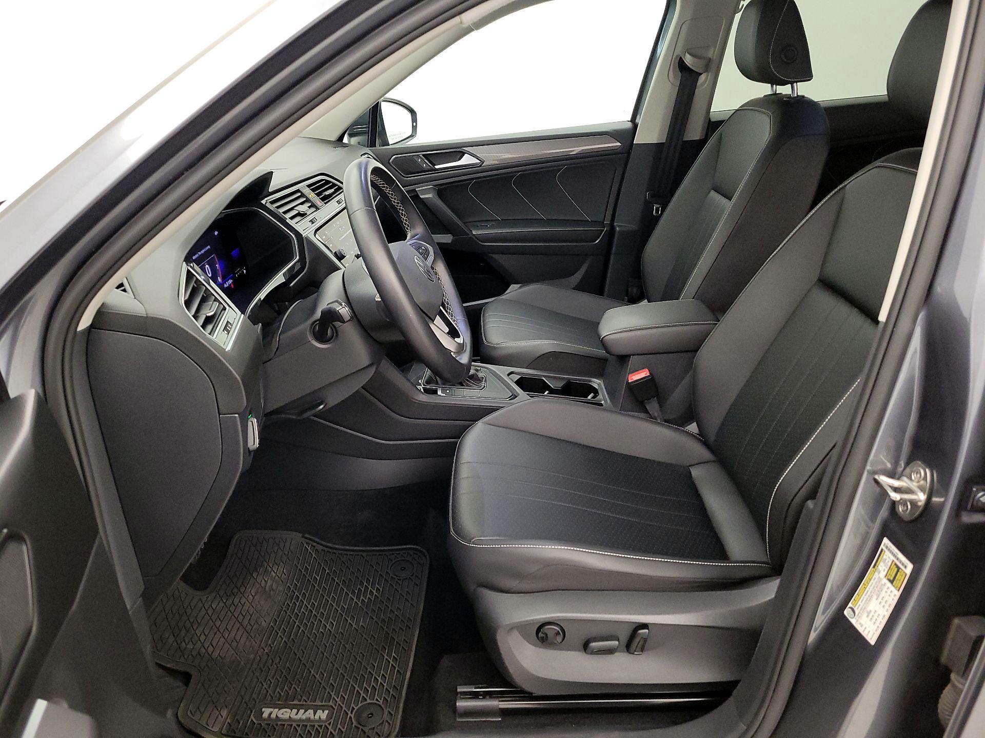 Thumbnail: 2022 Volkswagen Tiguan - 11