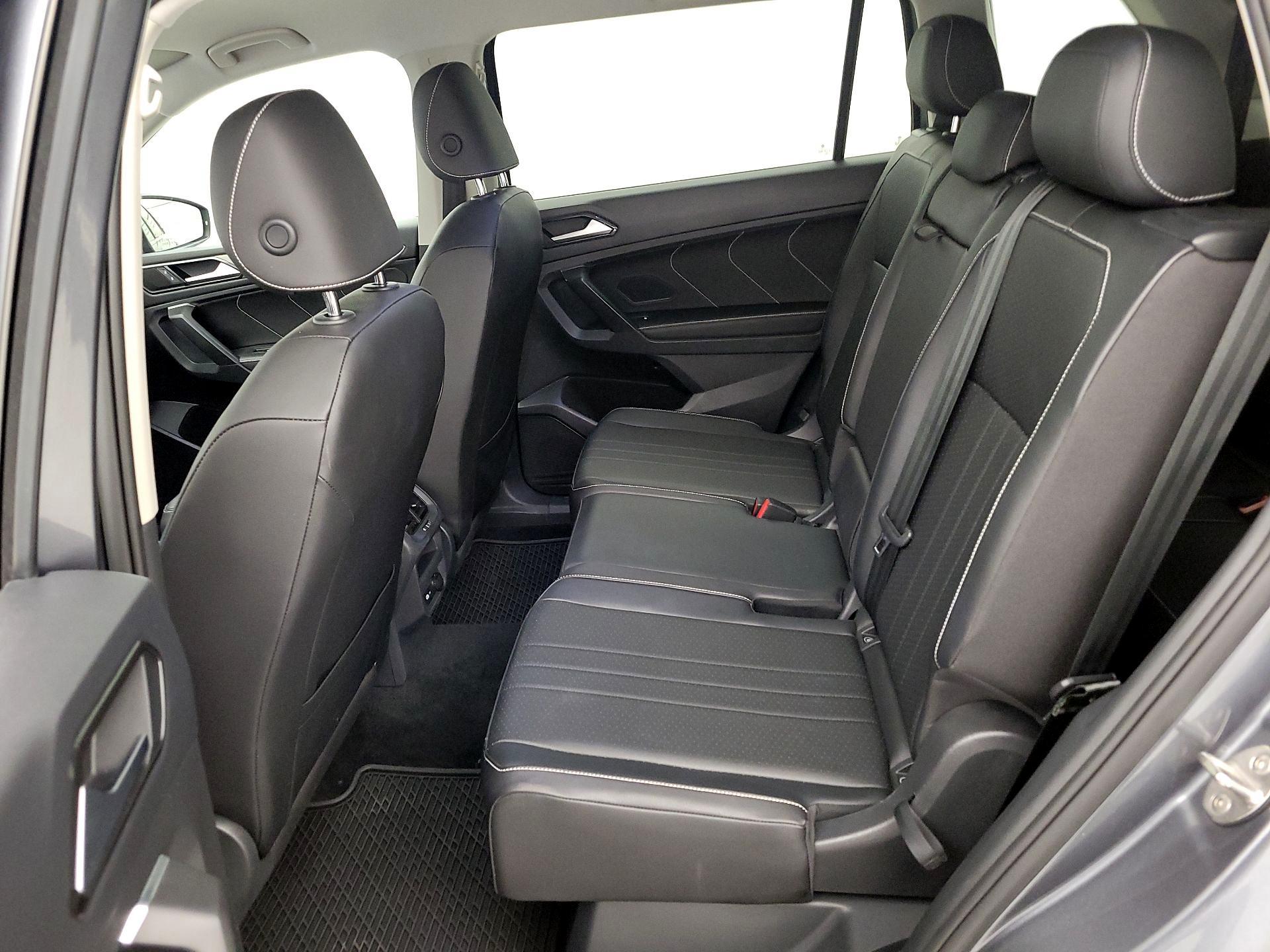 Thumbnail: 2022 Volkswagen Tiguan - 19