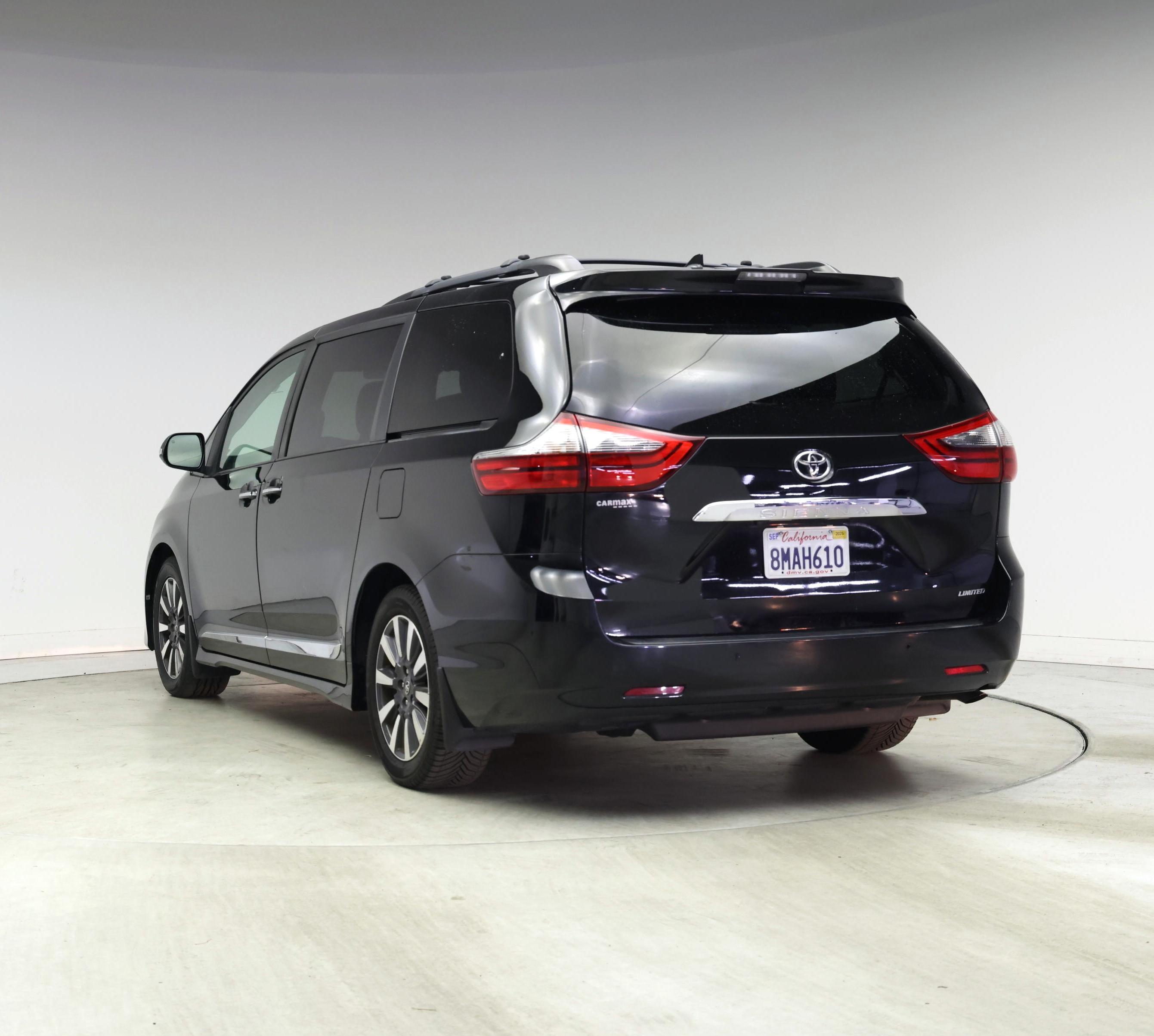 Thumbnail: 2020 Toyota Sienna - 2