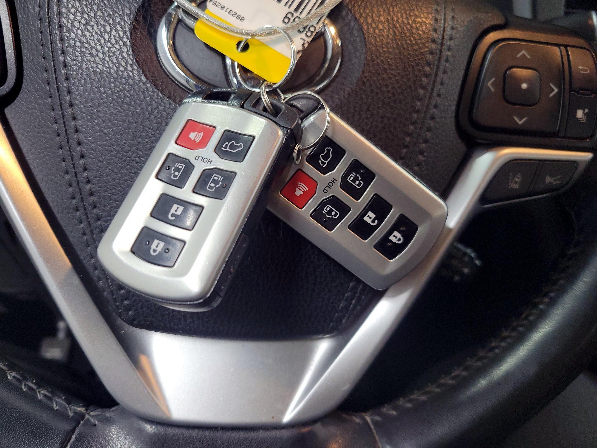 Thumbnail: 2020 Toyota Sienna - 20