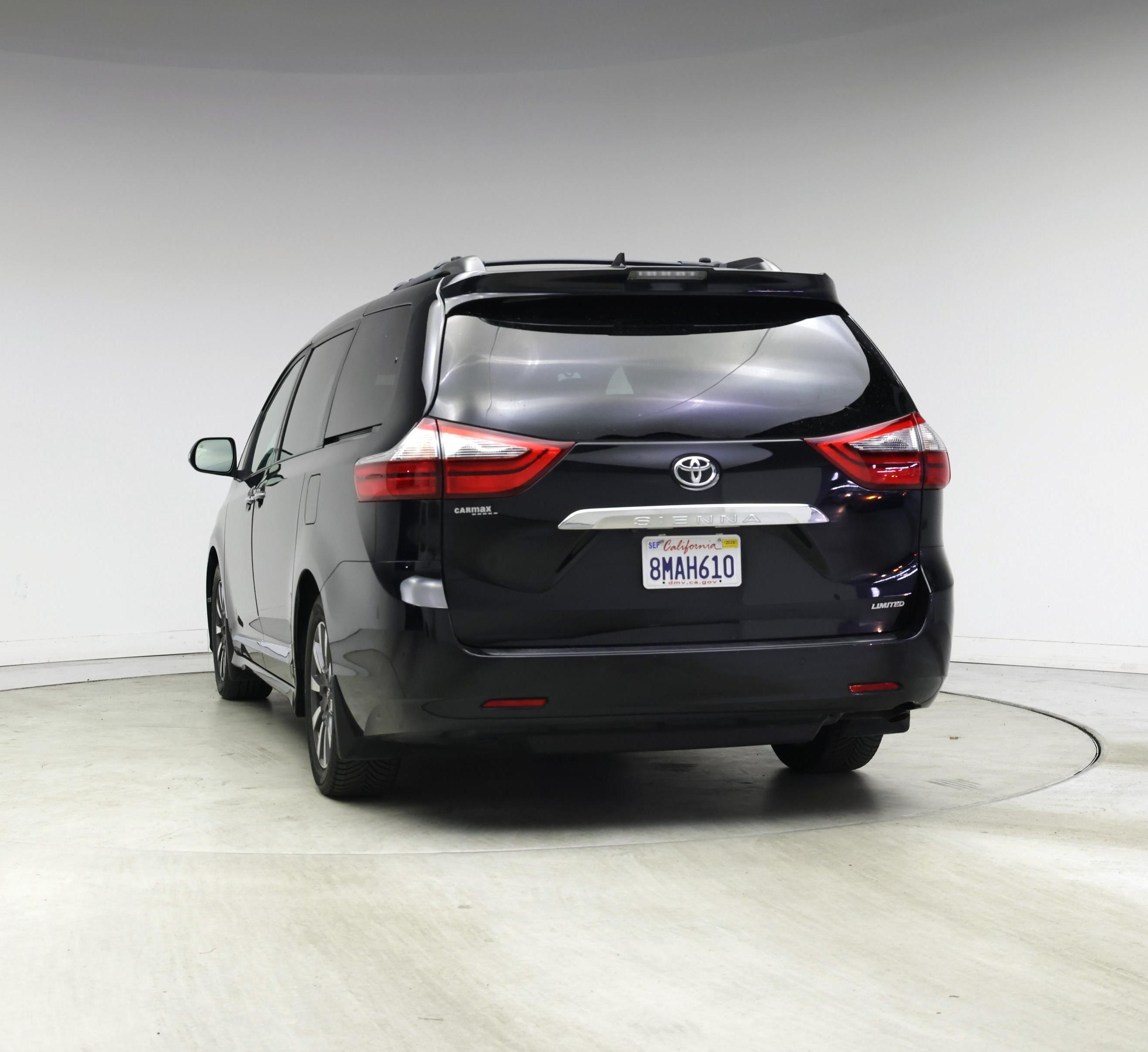 Thumbnail: 2020 Toyota Sienna - 6