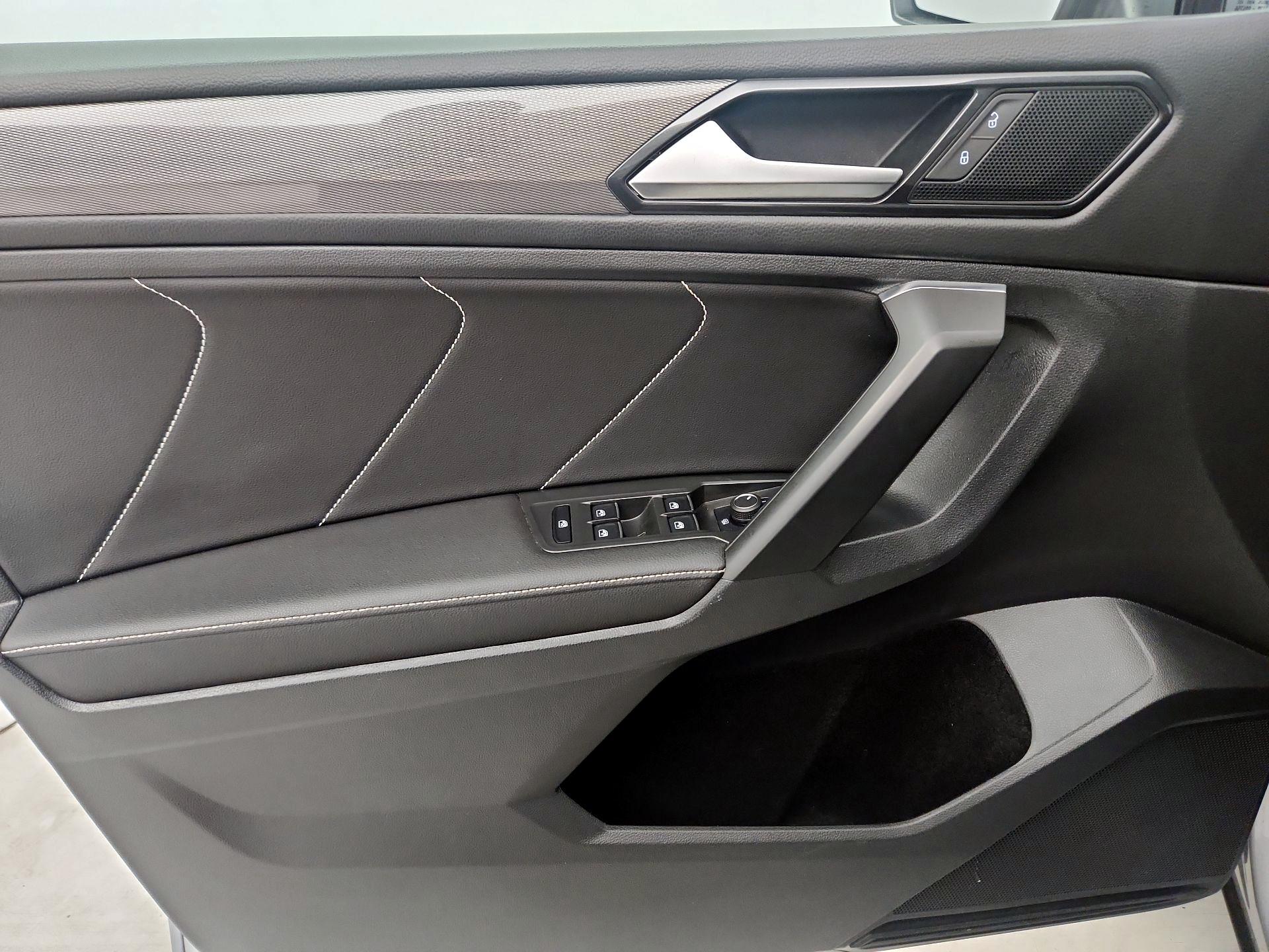 Thumbnail: 2022 Volkswagen Tiguan - 12