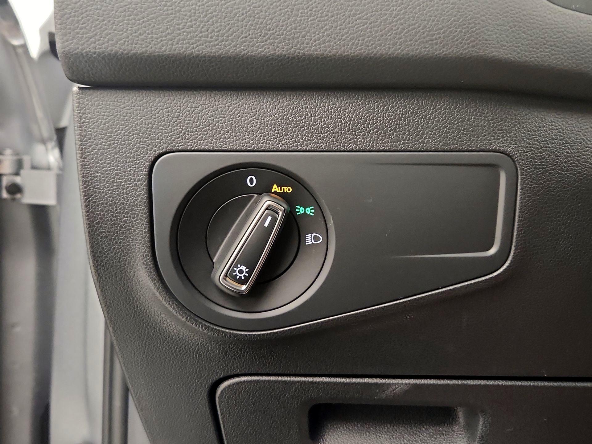 Thumbnail: 2022 Volkswagen Tiguan - 13