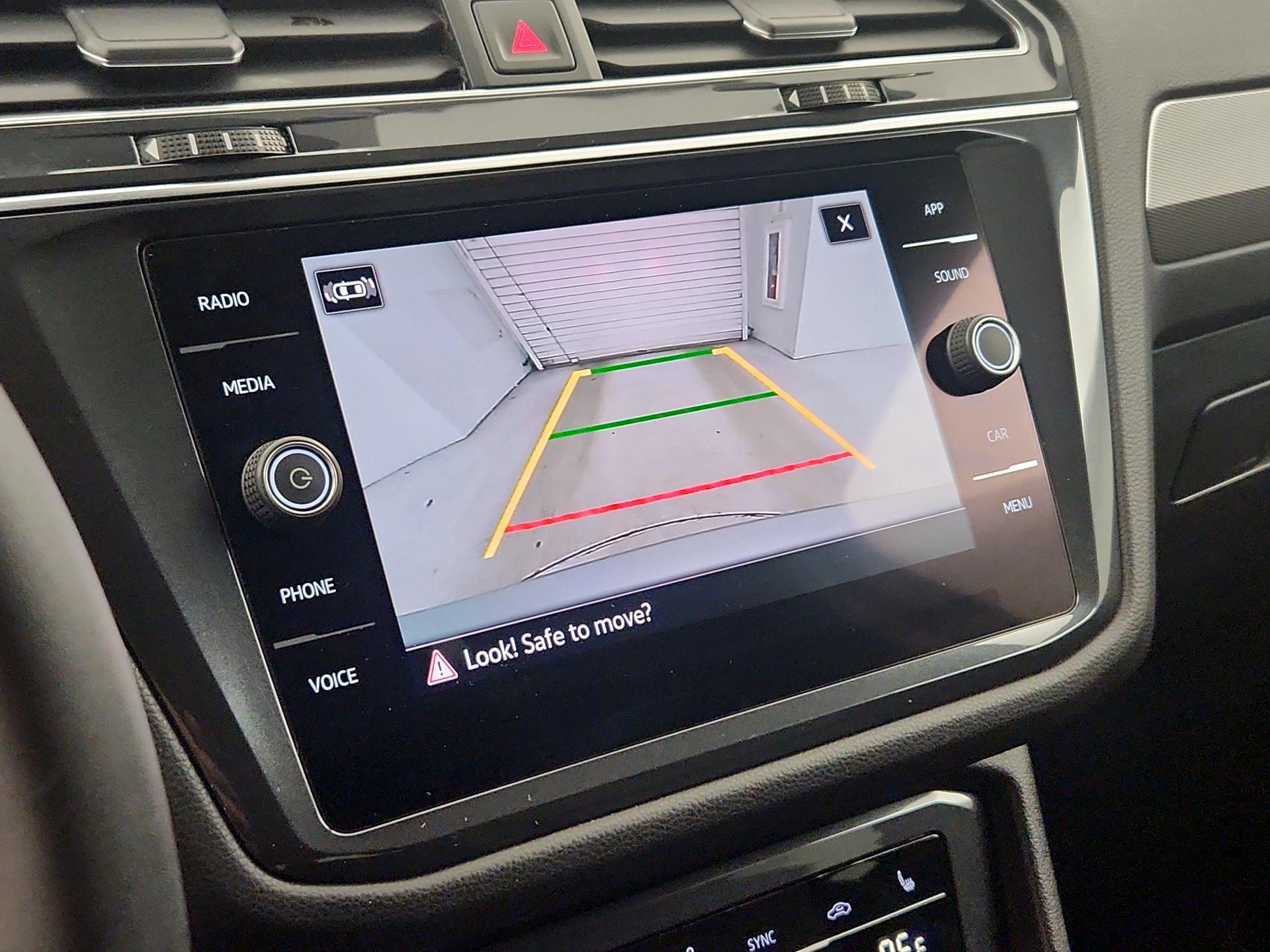 Thumbnail: 2022 Volkswagen Tiguan - 14