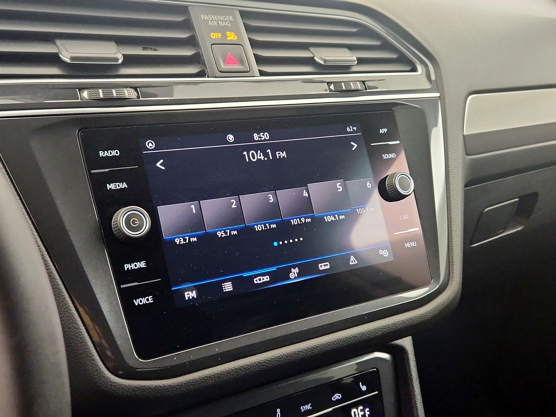 Thumbnail: 2022 Volkswagen Tiguan - 15