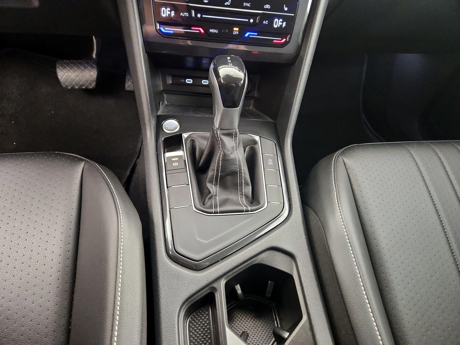 Thumbnail: 2022 Volkswagen Tiguan - 17