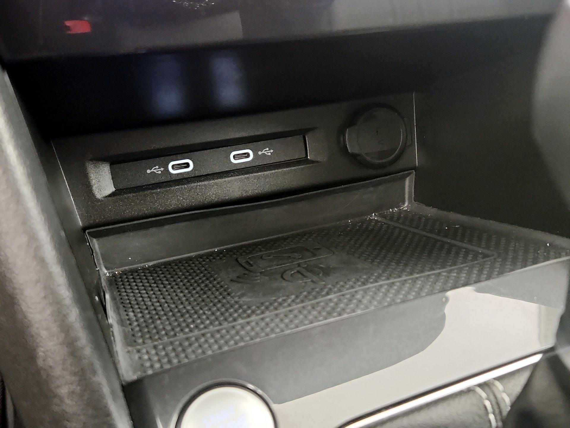 Thumbnail: 2022 Volkswagen Tiguan - 18