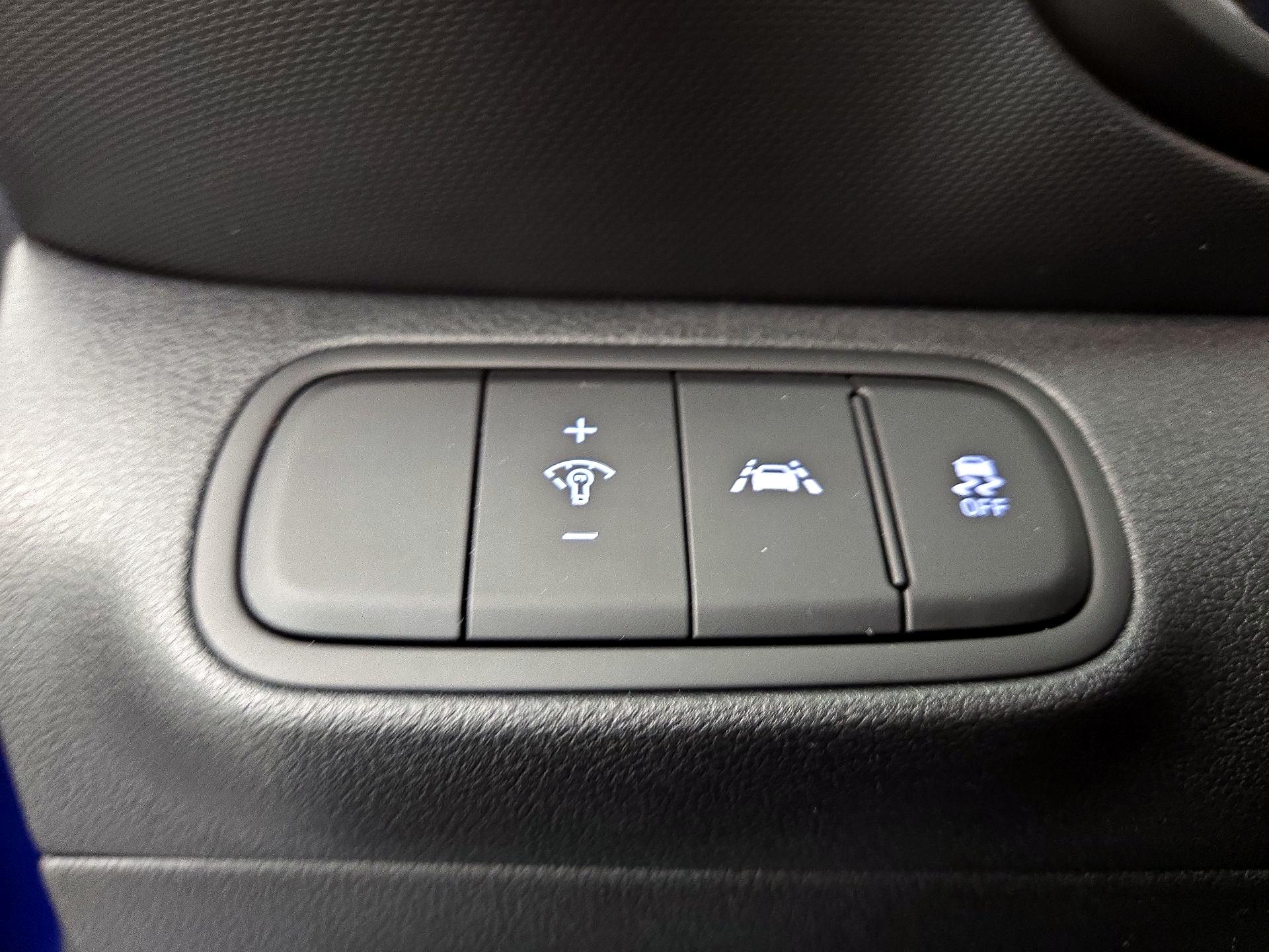 Thumbnail: 2022 Hyundai Venue - 13