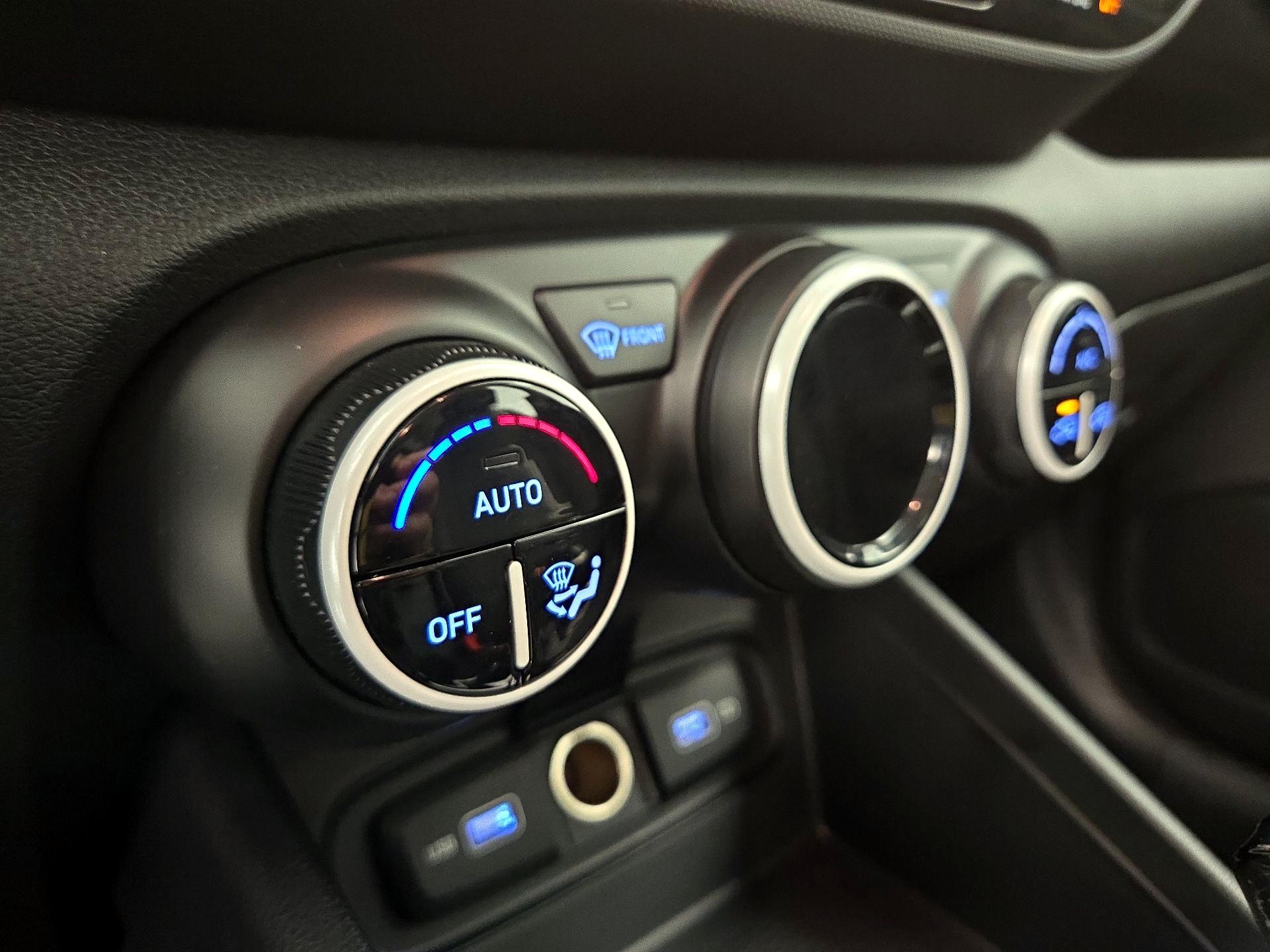 Thumbnail: 2022 Hyundai Venue - 17