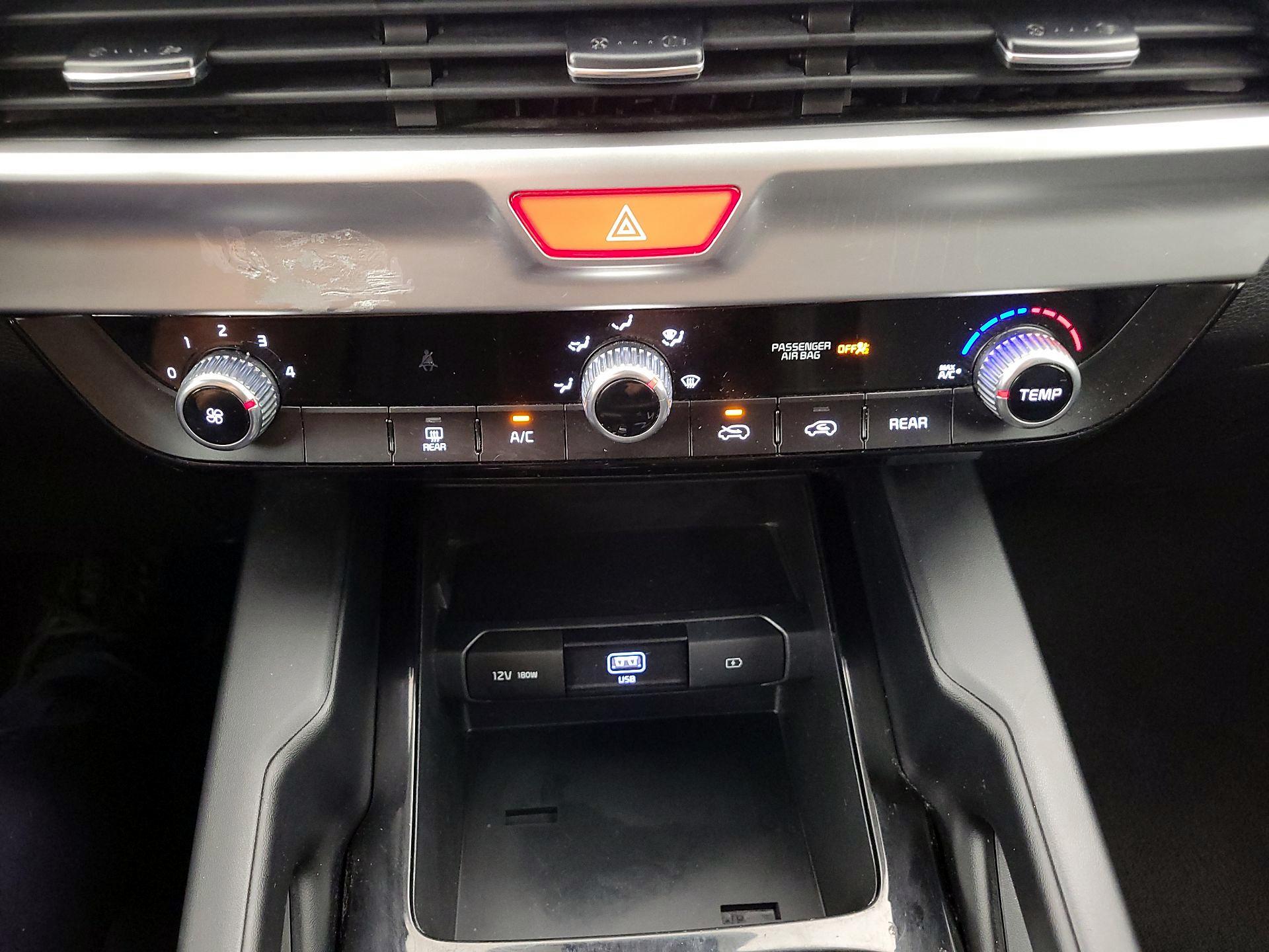 Thumbnail: 2021 Kia Telluride - 16