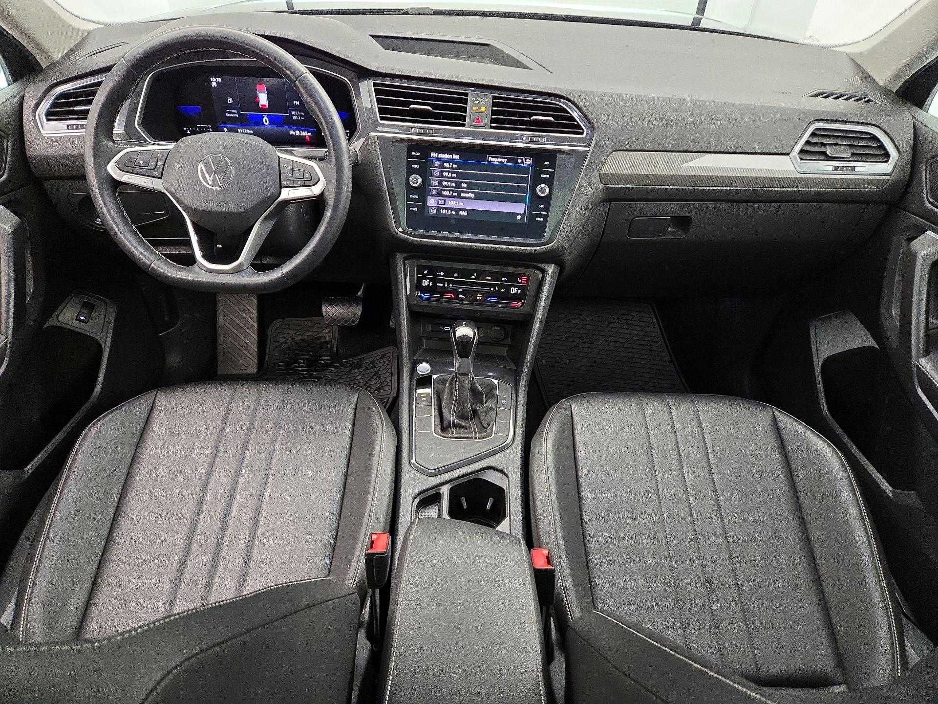 Thumbnail: 2022 Volkswagen Tiguan - 9