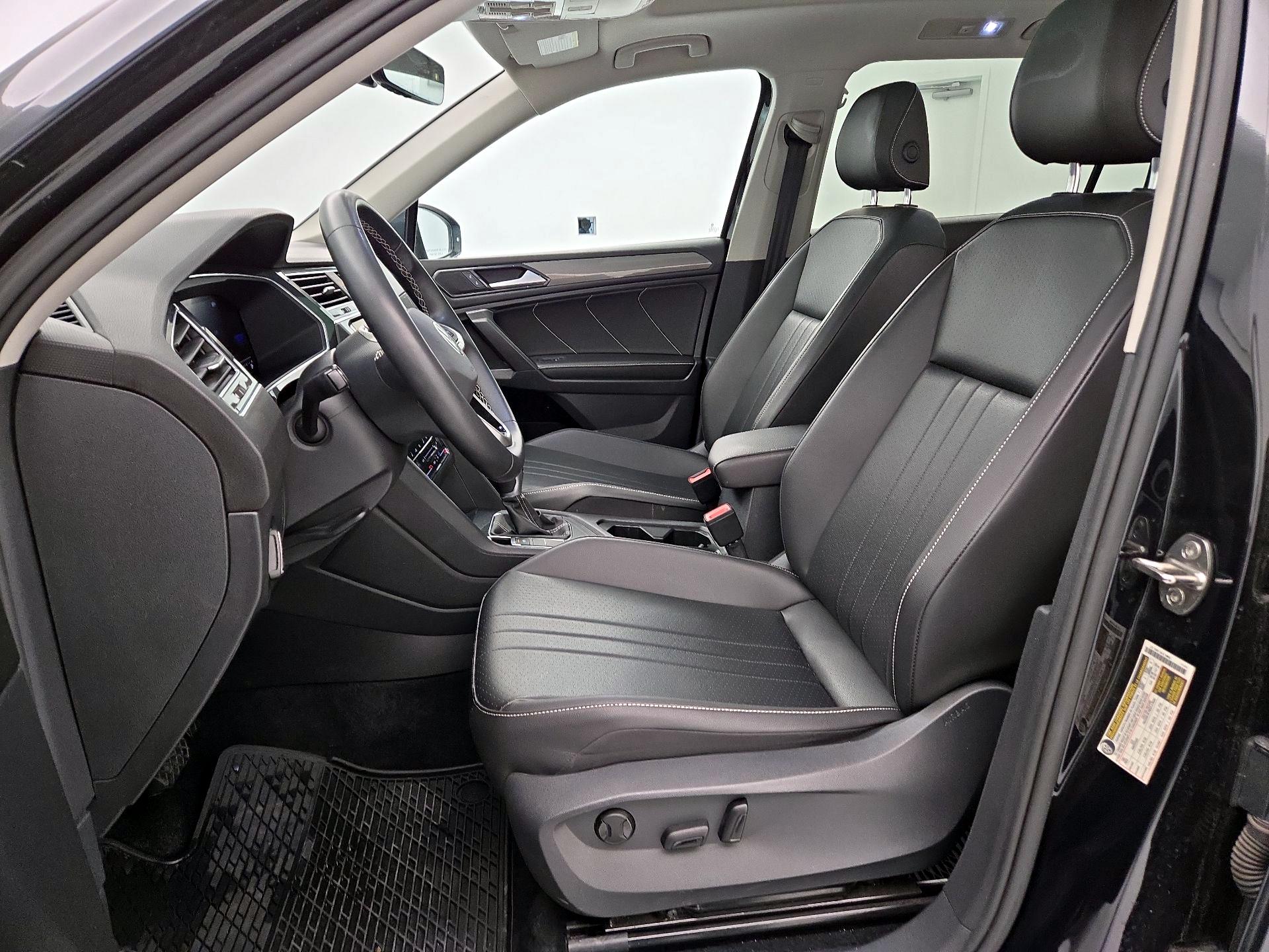 Thumbnail: 2022 Volkswagen Tiguan - 11