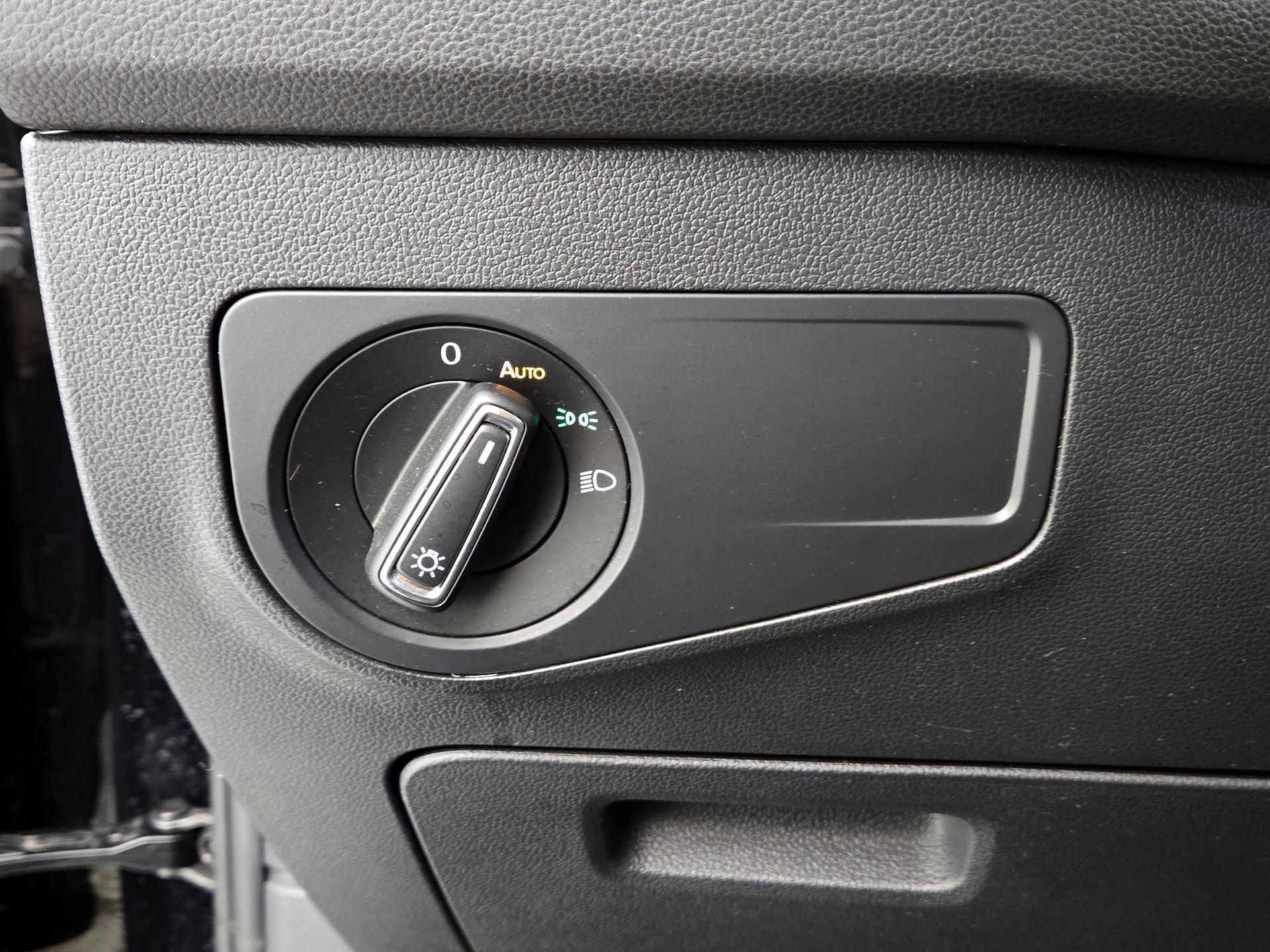 Thumbnail: 2022 Volkswagen Tiguan - 13