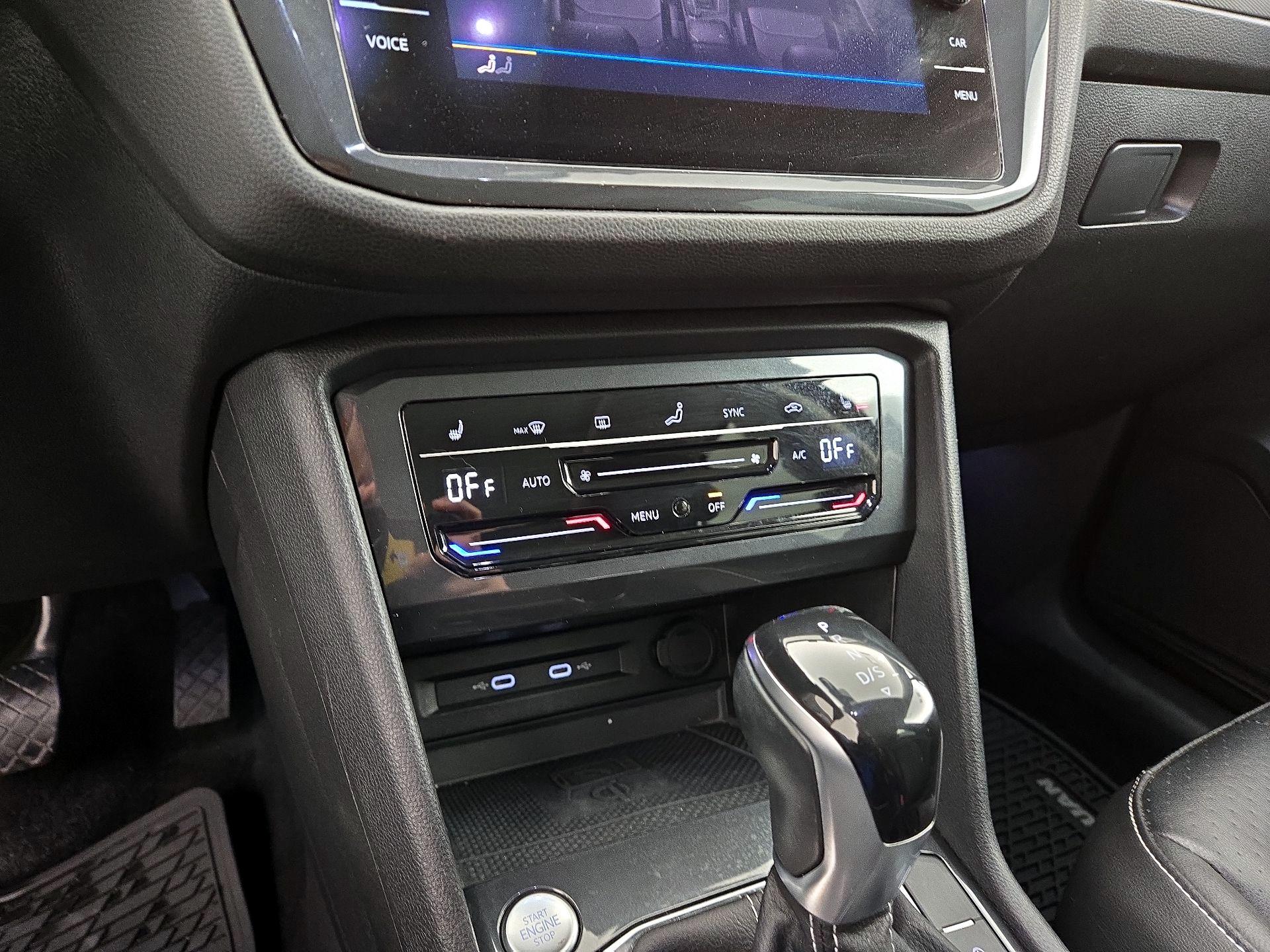 Thumbnail: 2022 Volkswagen Tiguan - 16