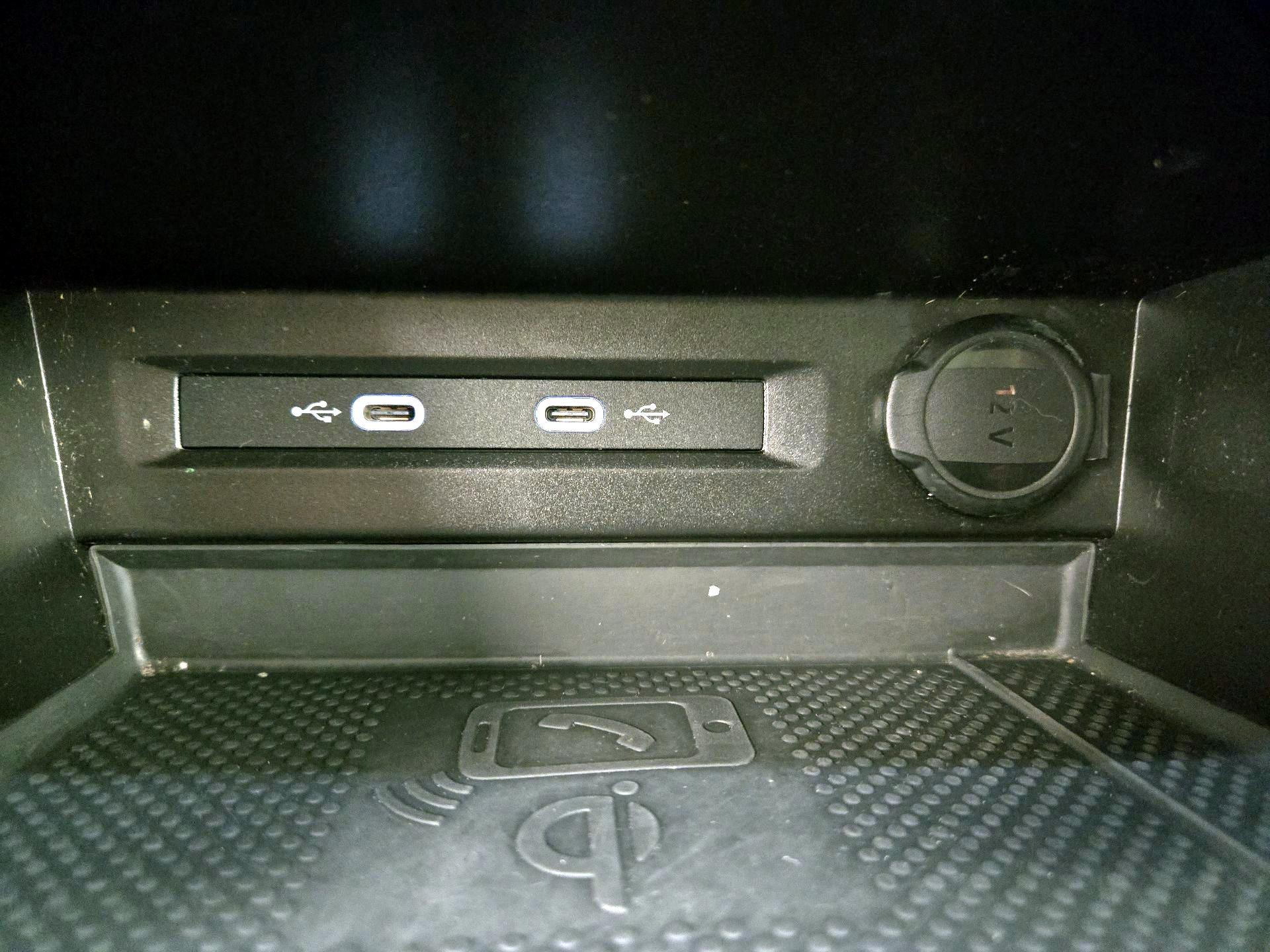 Thumbnail: 2022 Volkswagen Tiguan - 18