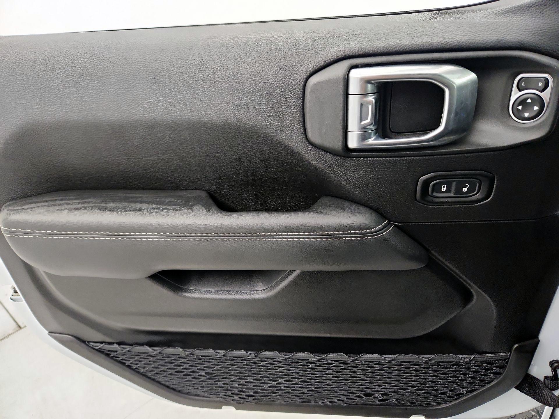 Thumbnail: 2022 Jeep Wrangler - 12