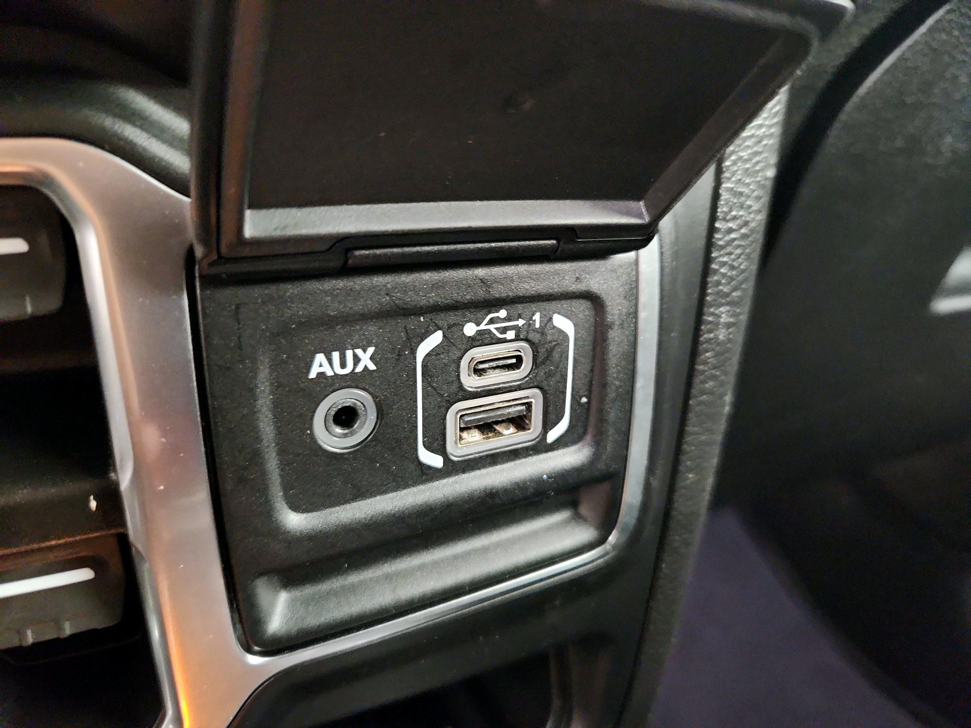 Thumbnail: 2022 Jeep Wrangler - 19