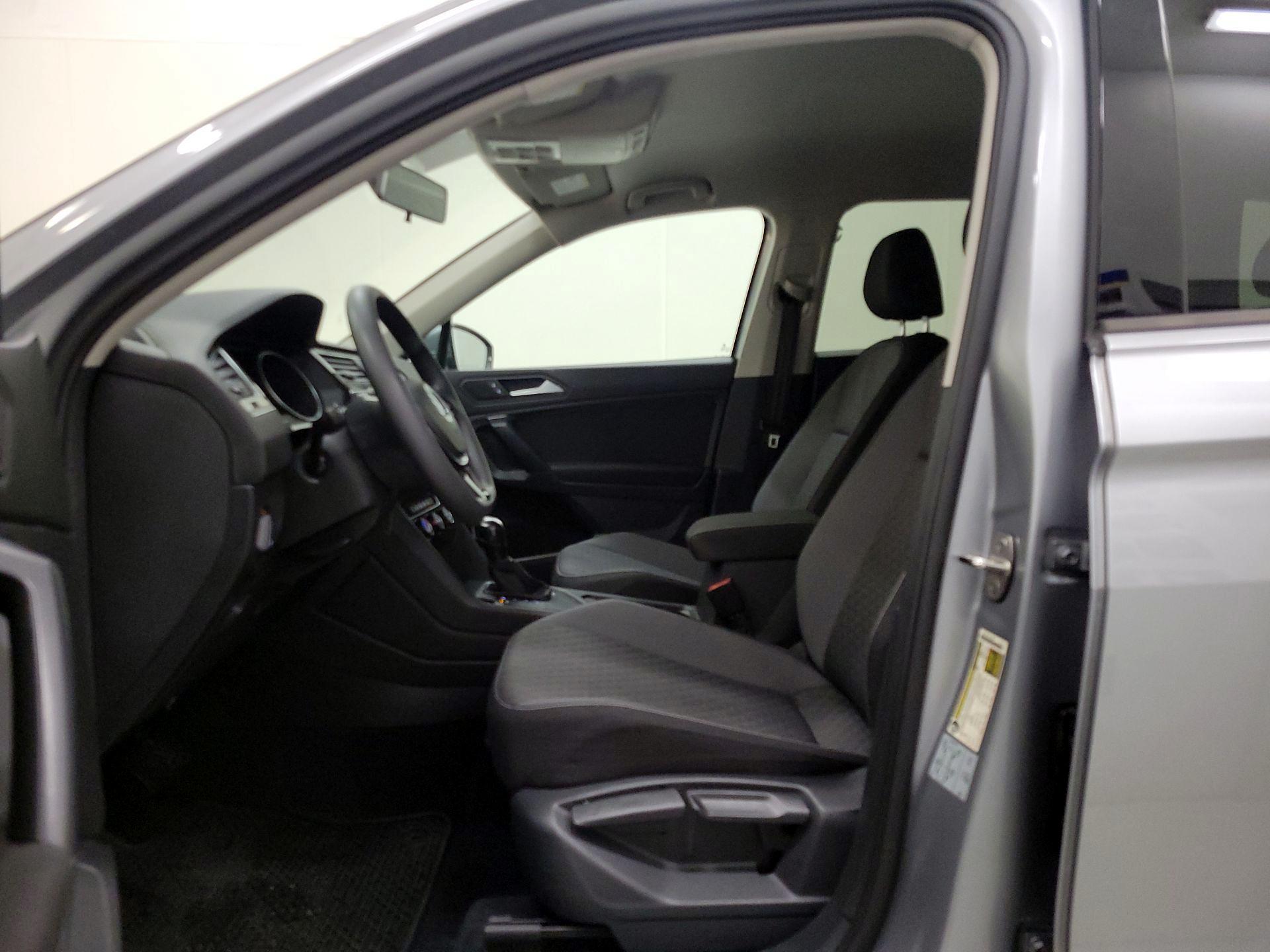 Thumbnail: 2021 Volkswagen Tiguan - 11