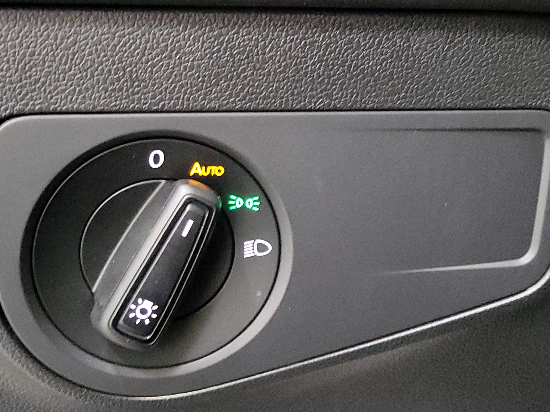 Thumbnail: 2021 Volkswagen Tiguan - 13