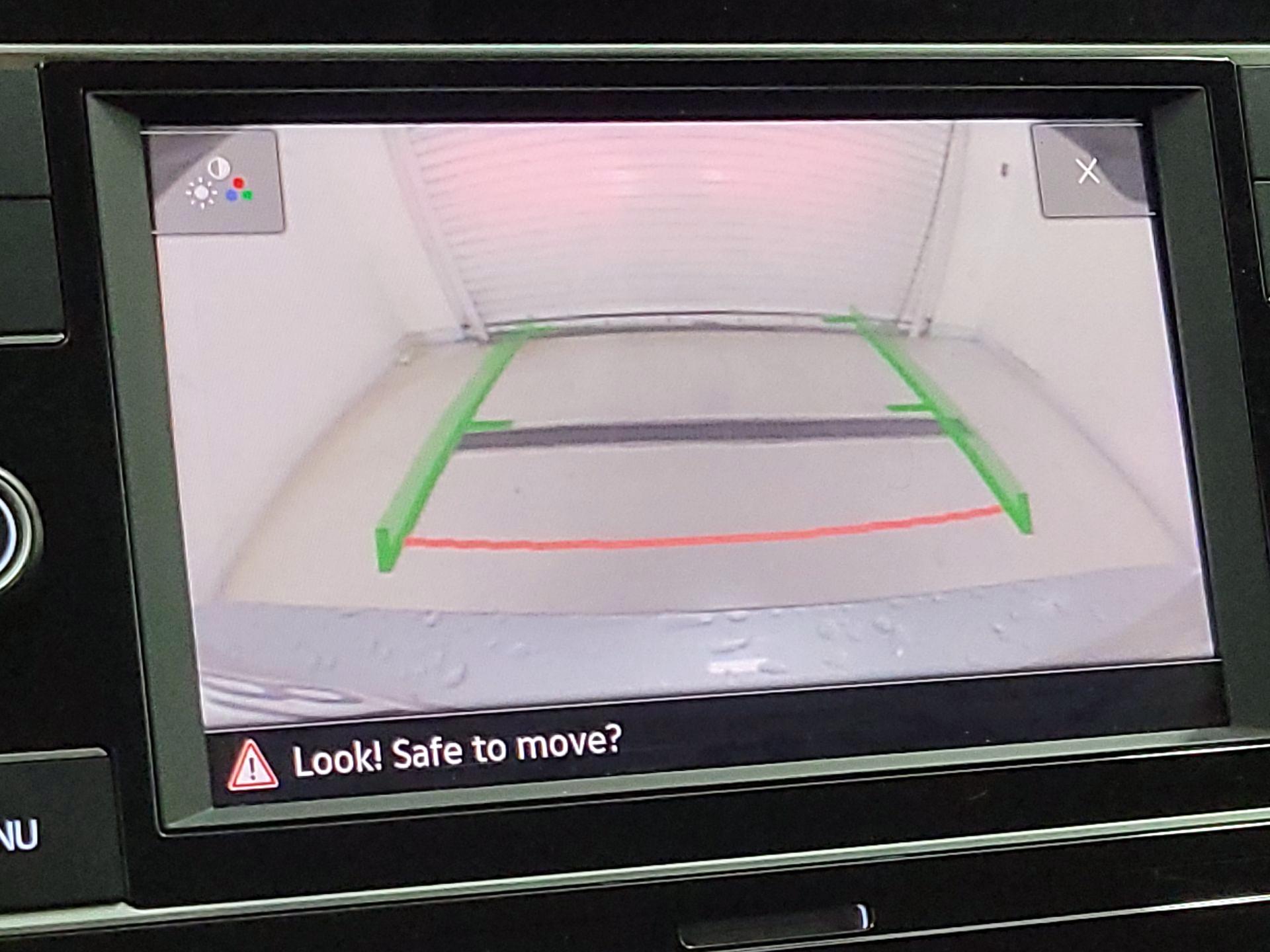 Thumbnail: 2021 Volkswagen Tiguan - 14