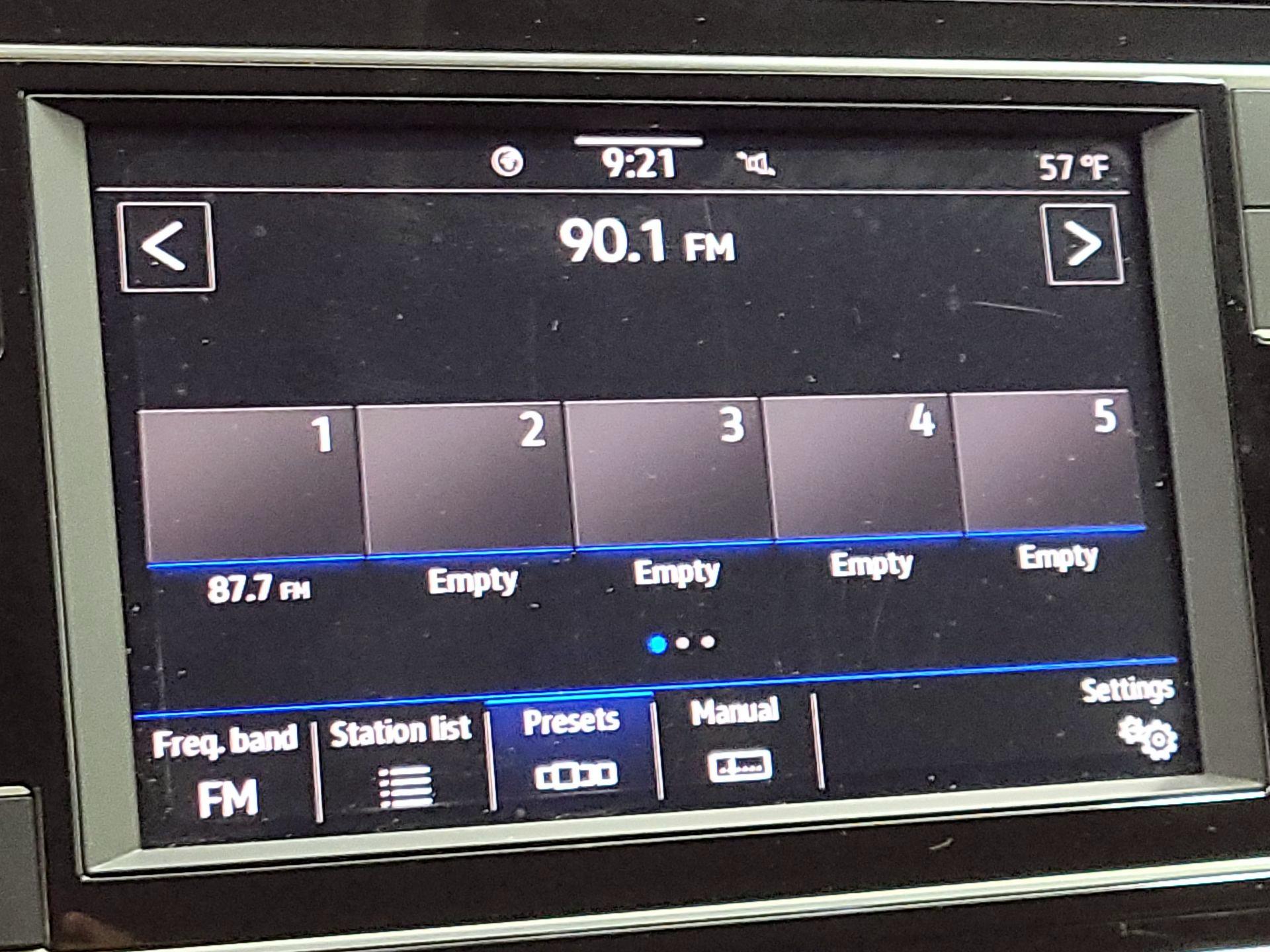 Thumbnail: 2021 Volkswagen Tiguan - 15