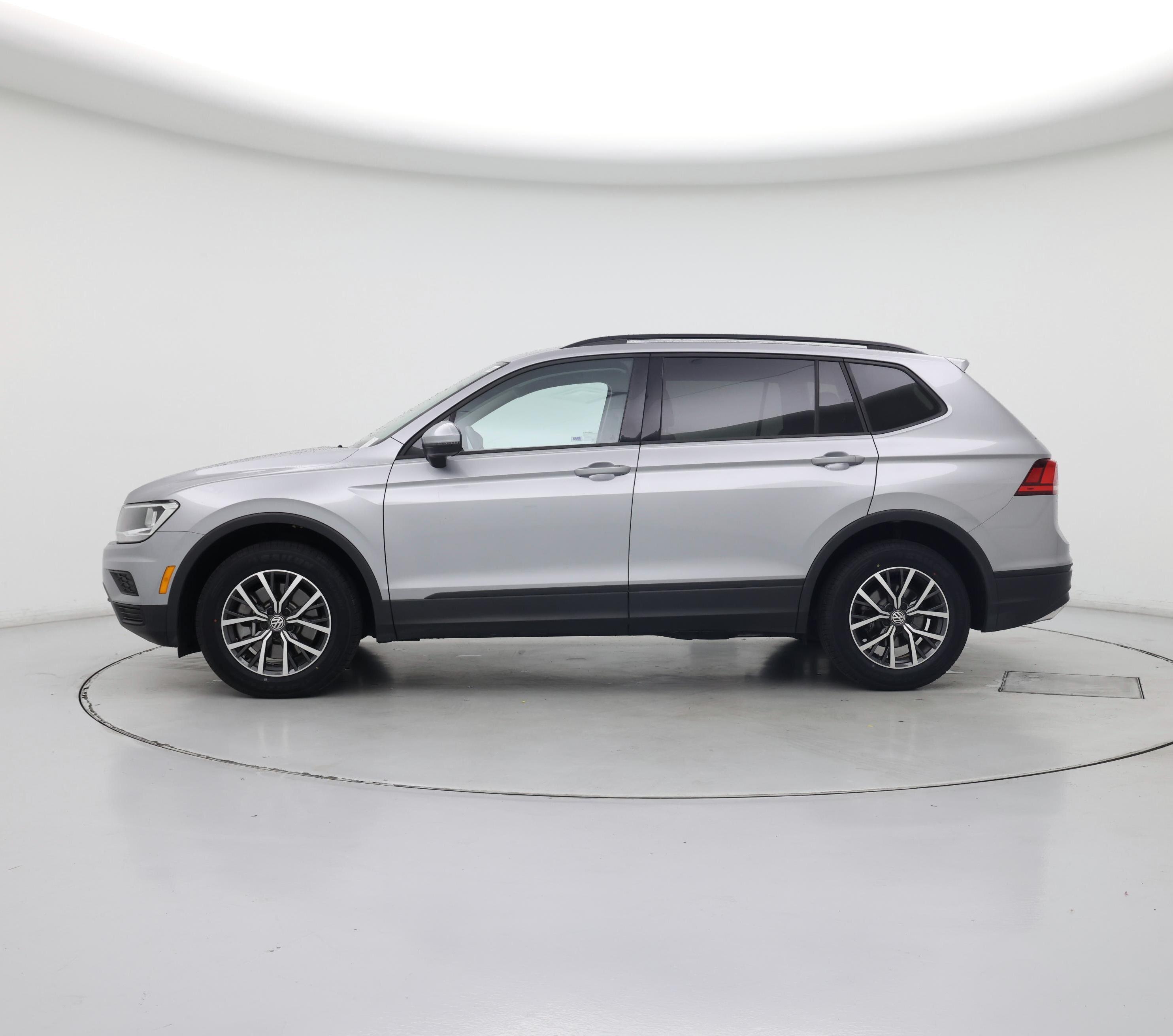 Thumbnail: 2021 Volkswagen Tiguan - 3