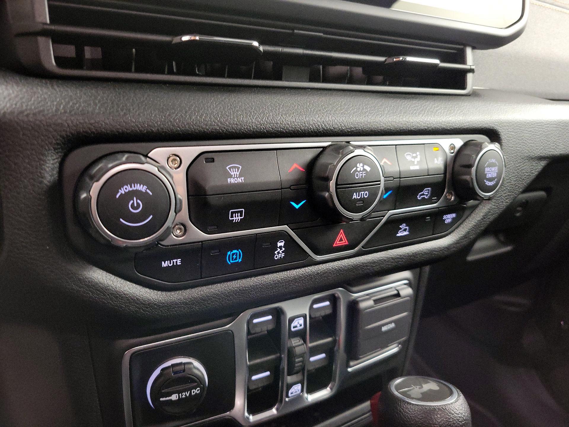 Thumbnail: 2024 Jeep Wrangler - 16