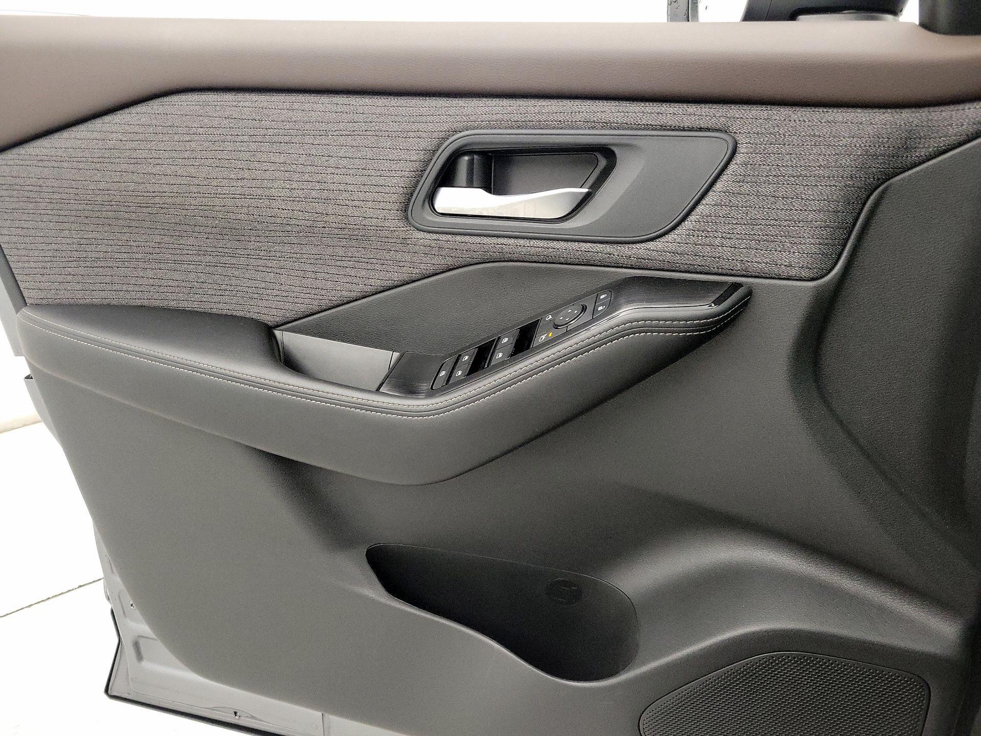 Thumbnail: 2023 Nissan Rogue - 12