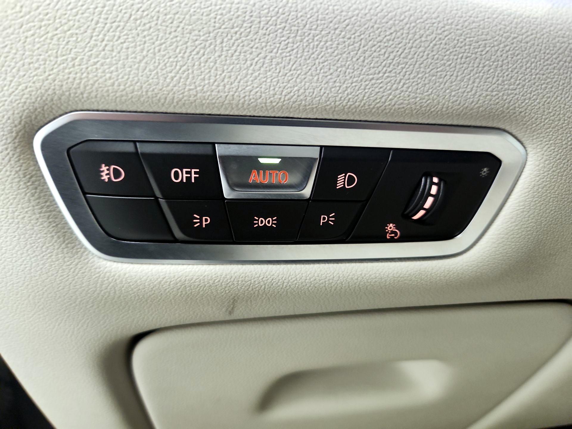 Thumbnail: 2020 BMW X5 - 13