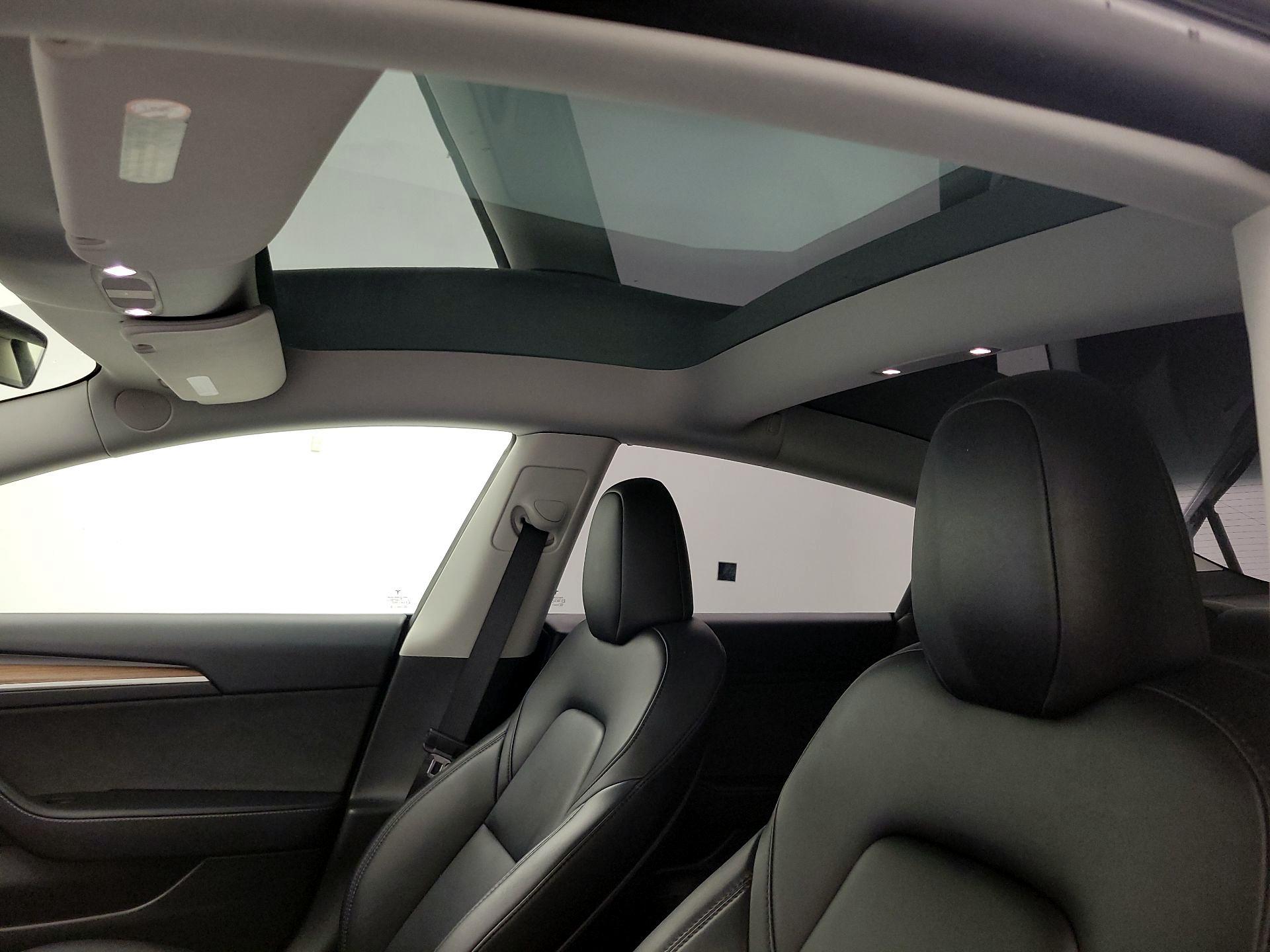 Thumbnail: 2023 Tesla Model 3 - 18