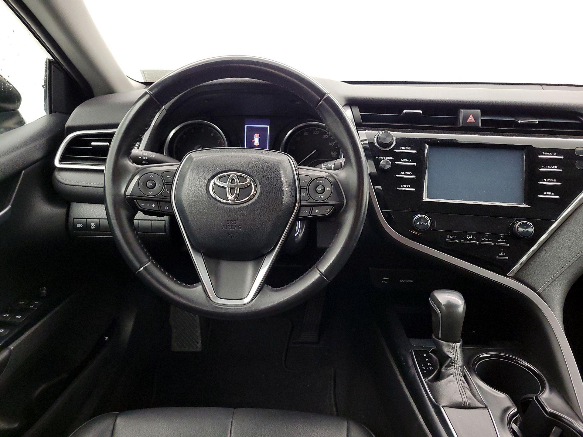 Thumbnail: 2018 Toyota Camry - 10