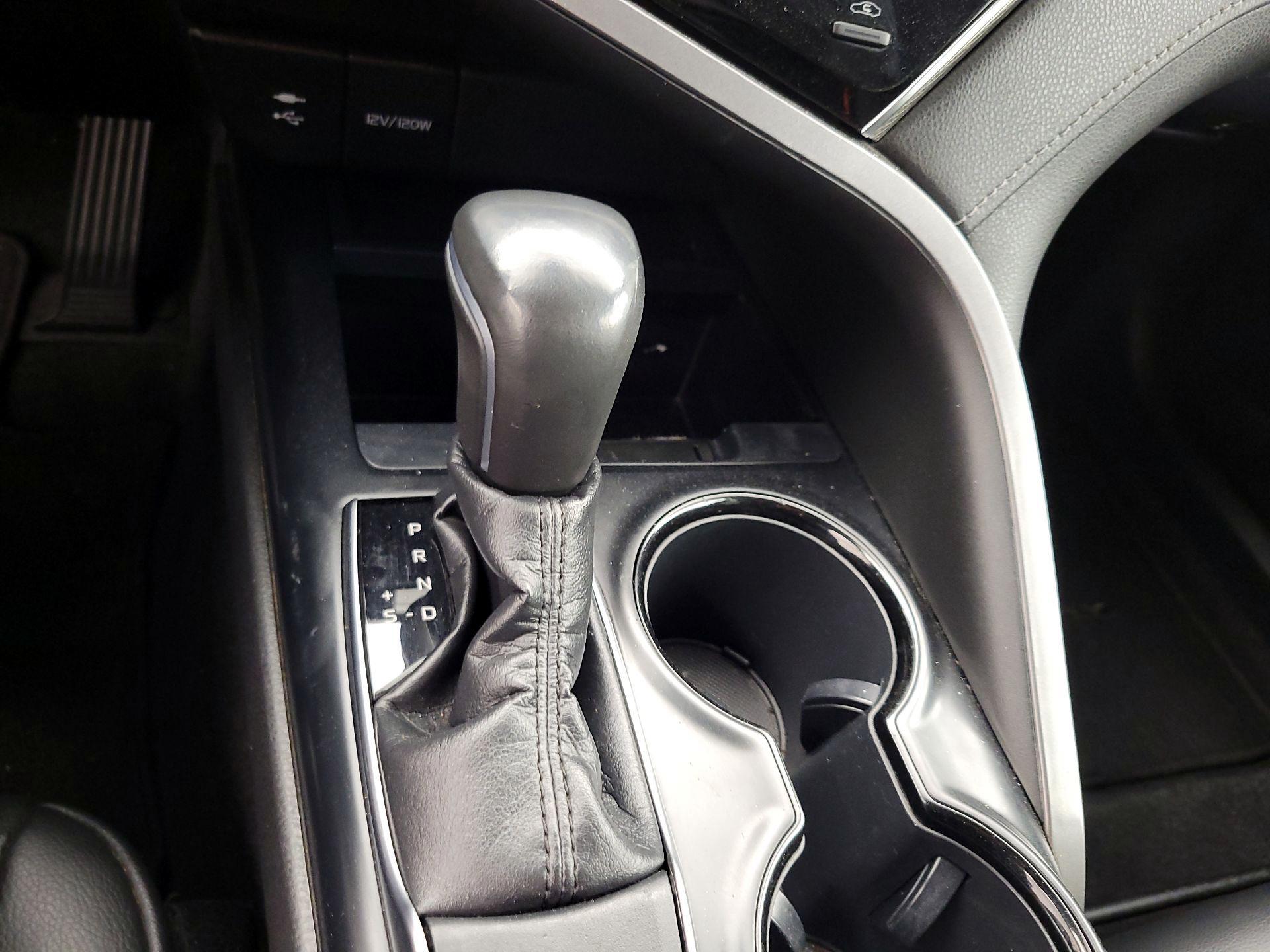 Thumbnail: 2018 Toyota Camry - 17