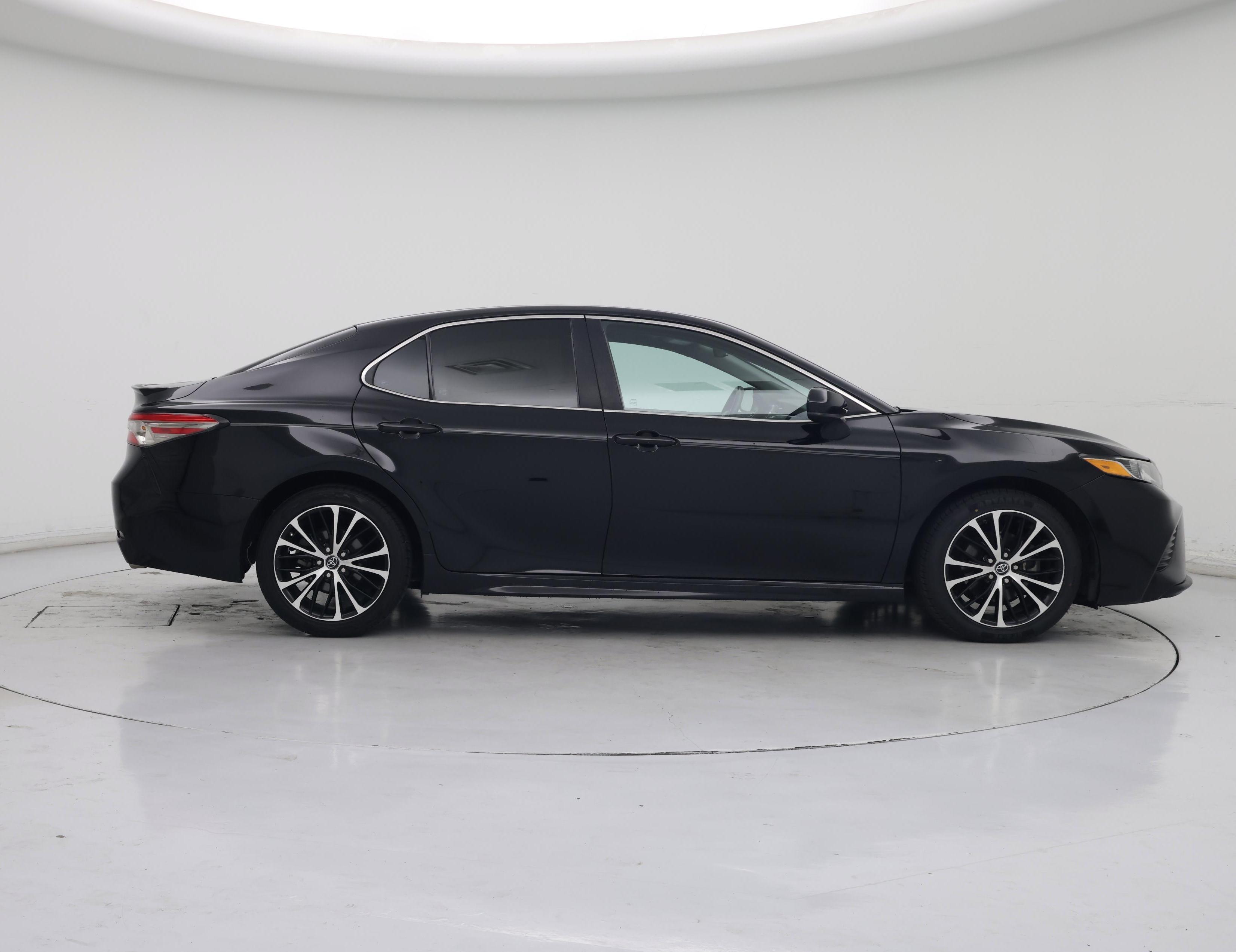 Thumbnail: 2018 Toyota Camry - 7