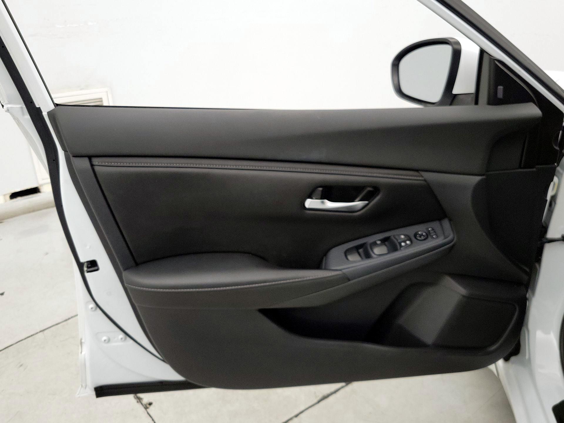 Thumbnail: 2022 Nissan Sentra - 12