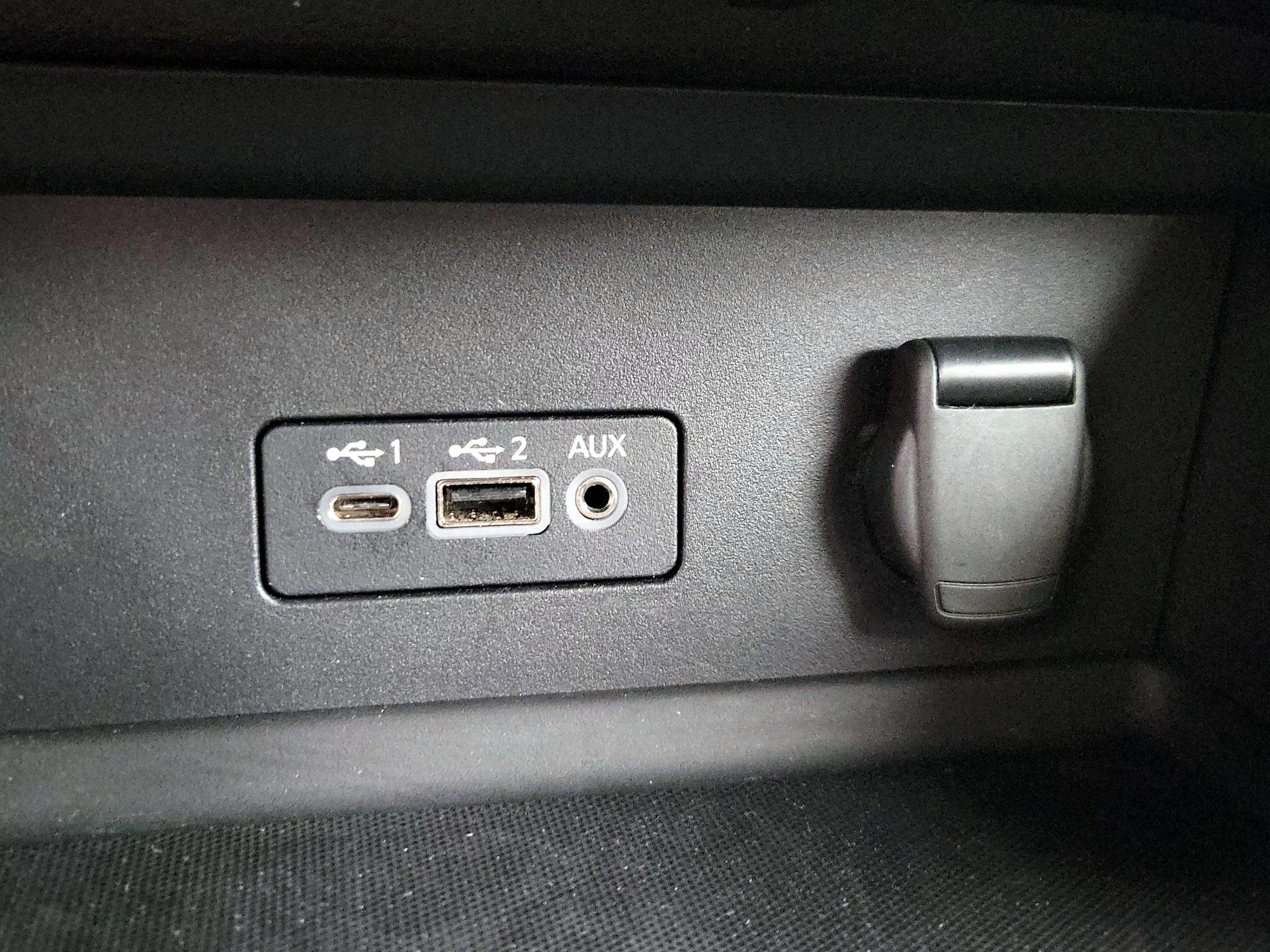 Thumbnail: 2022 Nissan Sentra - 18