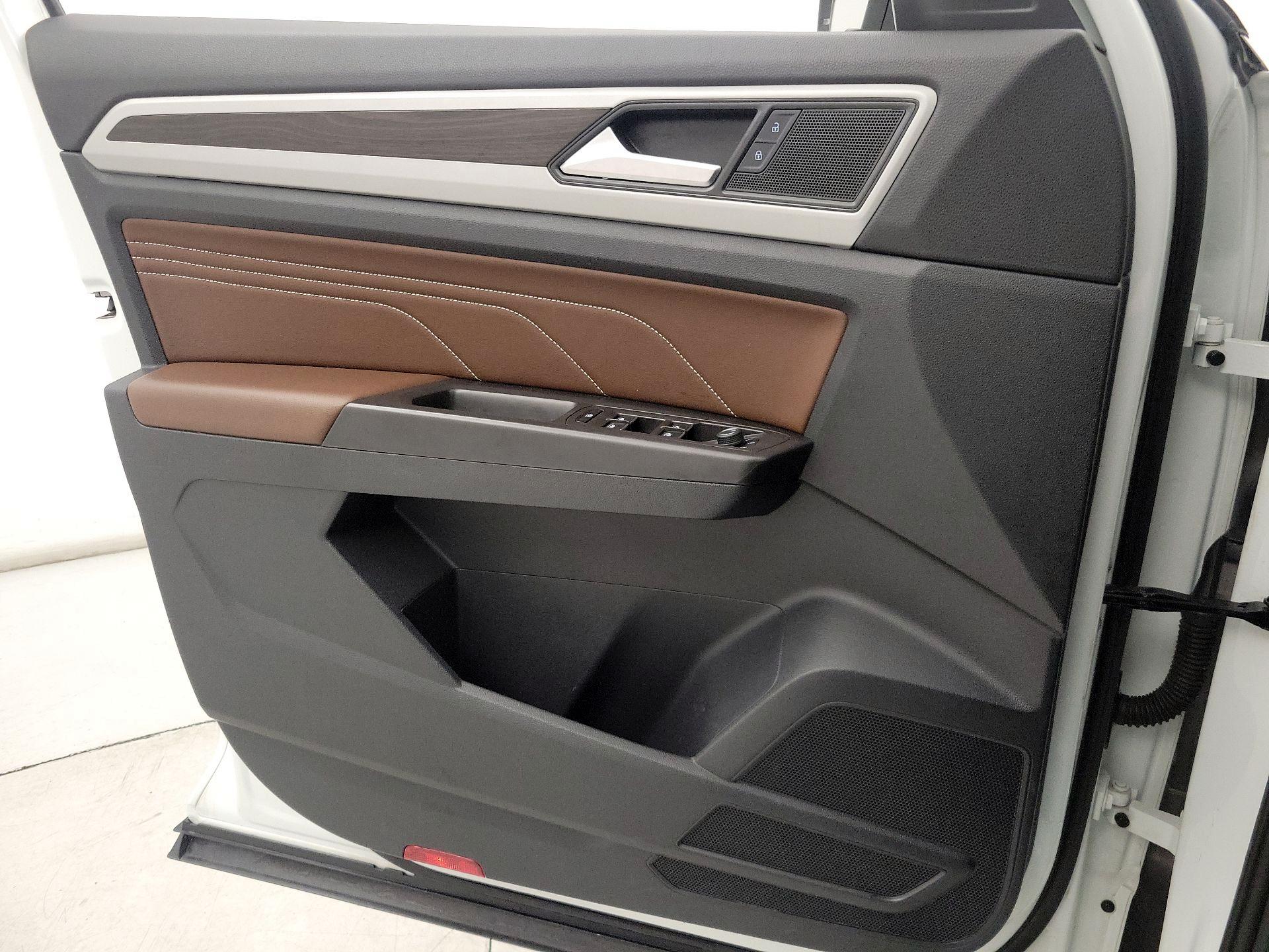 Thumbnail: 2022 Volkswagen Atlas - 12